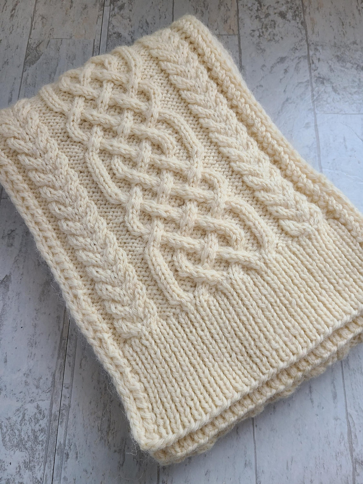 Extra Long Cable Gift Scarf Knitting Pattern — view 6
