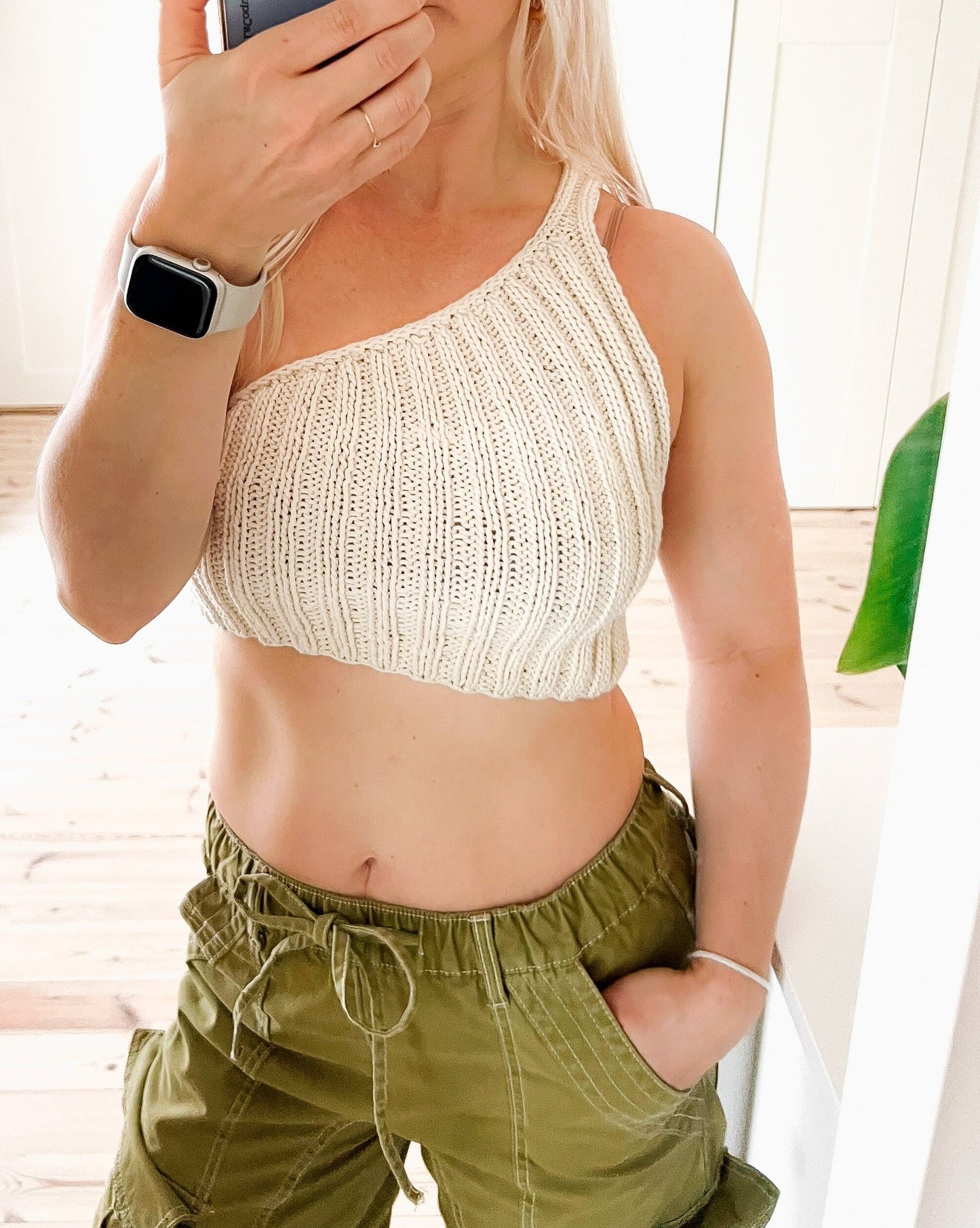 Cropped Goddes Summer Tank Top Knitting Pattern