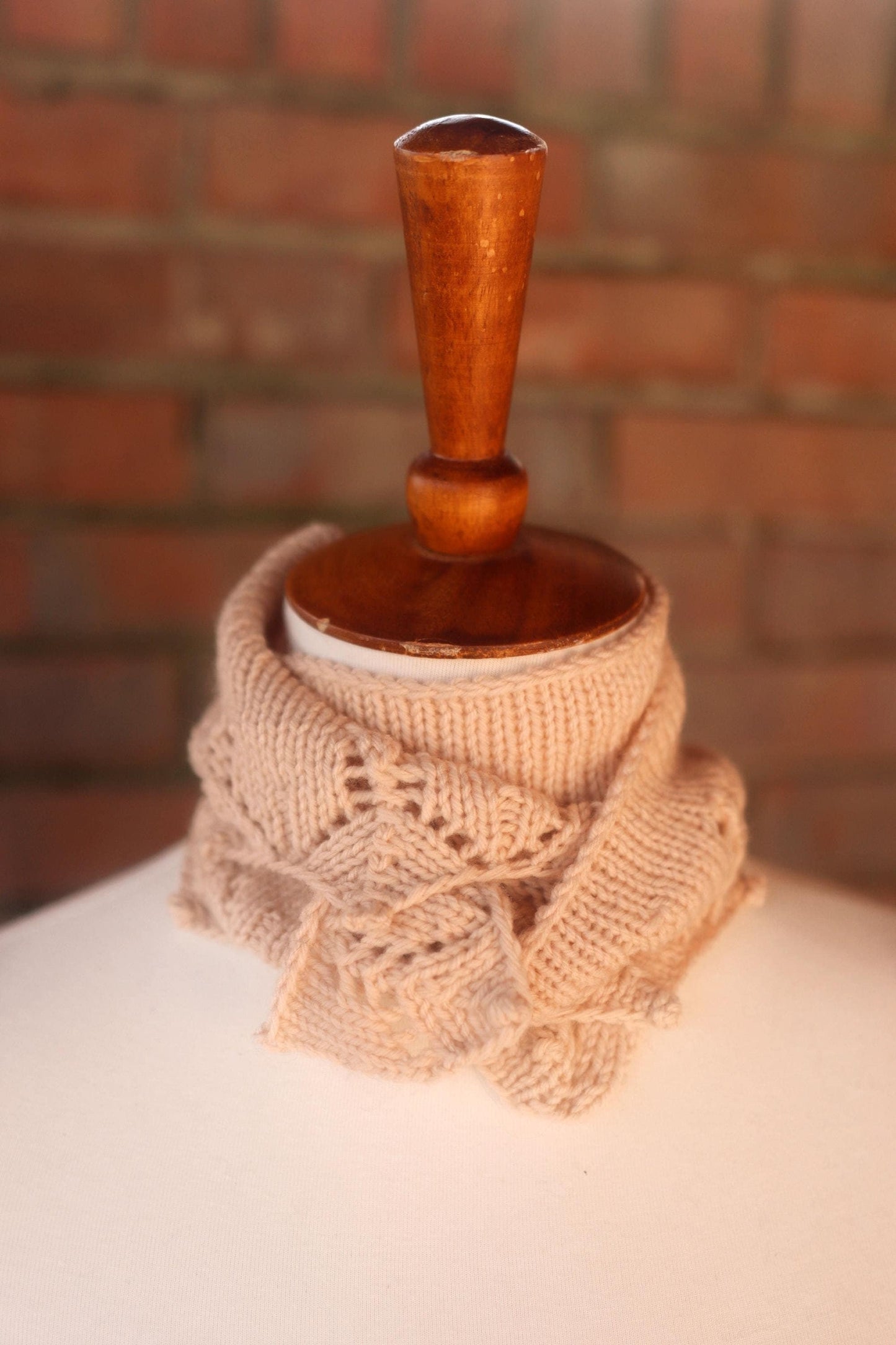 Chic Mini Lace Scarf Knitting Pattern