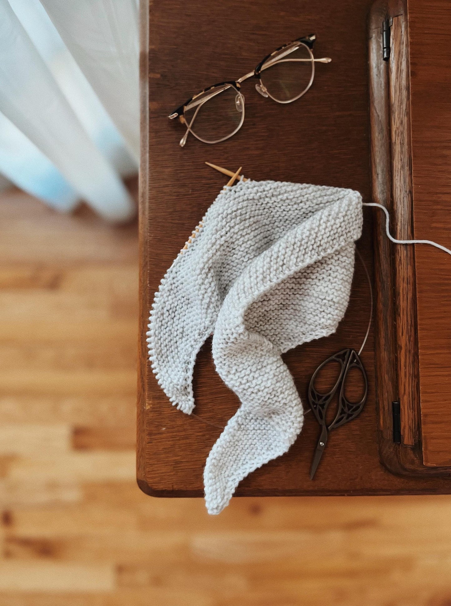 Fashionable Classic Small Scarf Knitting Pattern