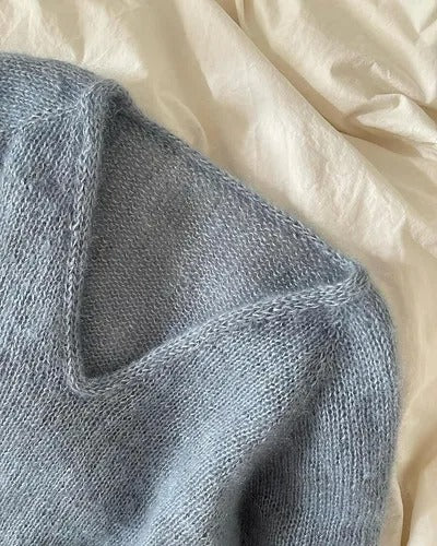 Classy Woman Light Pullover Knitting Pattern