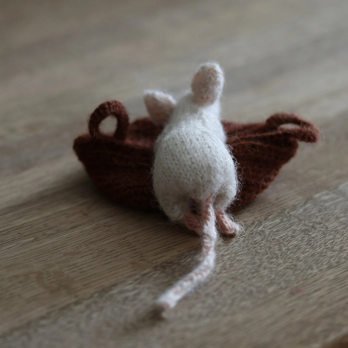 Little Snowy Mouse Knitting Pattern