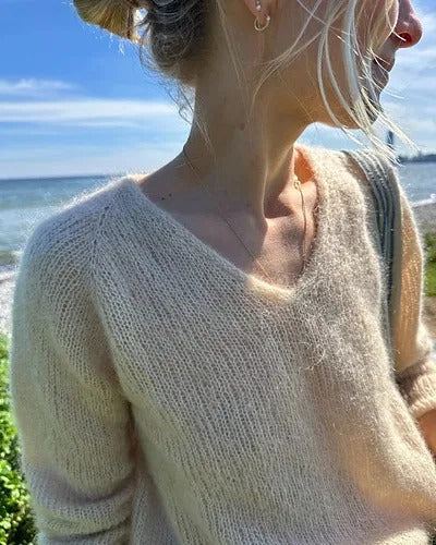 Classy Woman Light Pullover Knitting Pattern