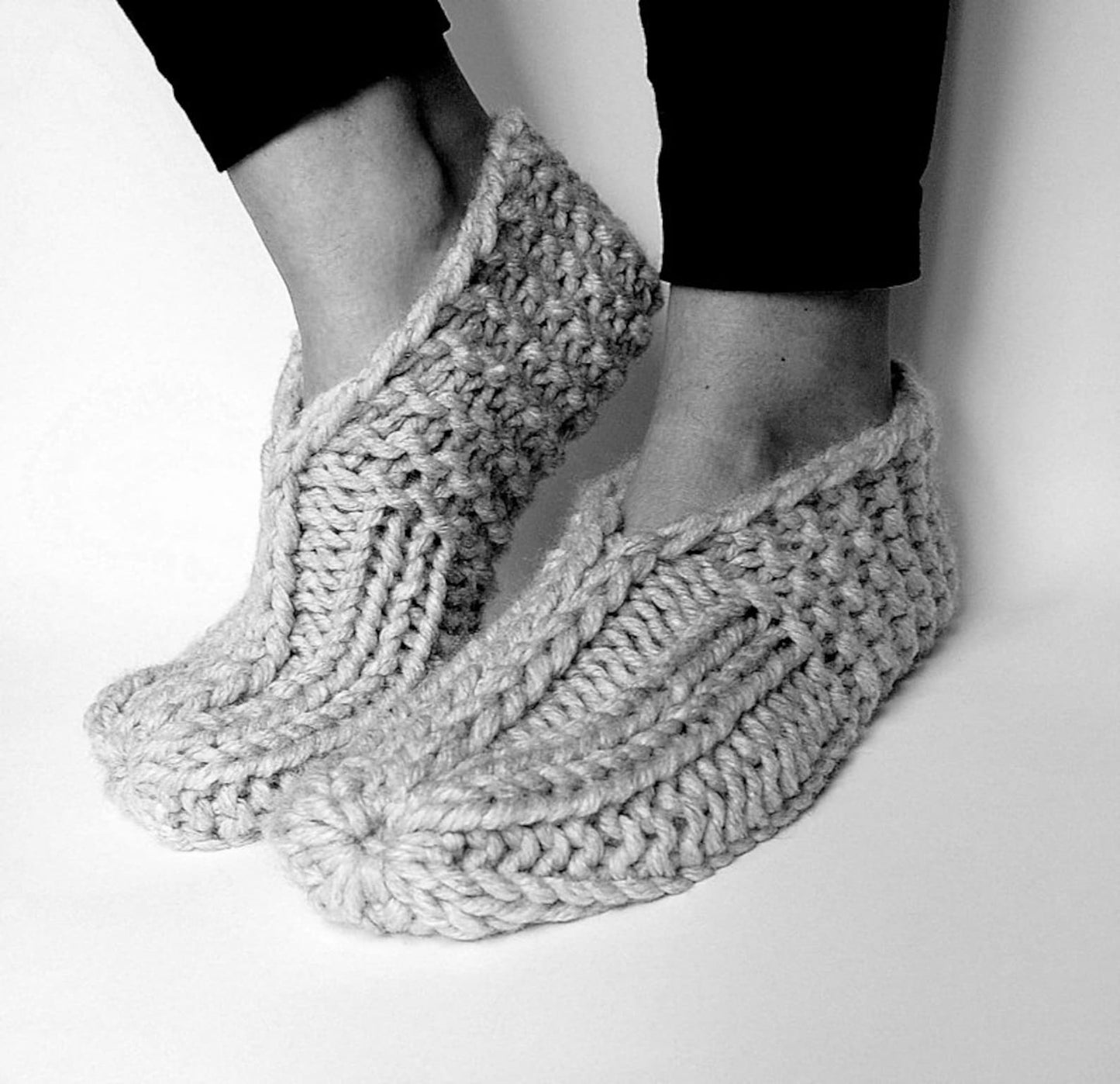 Postpartum Slipper Socks Knitting Pattern