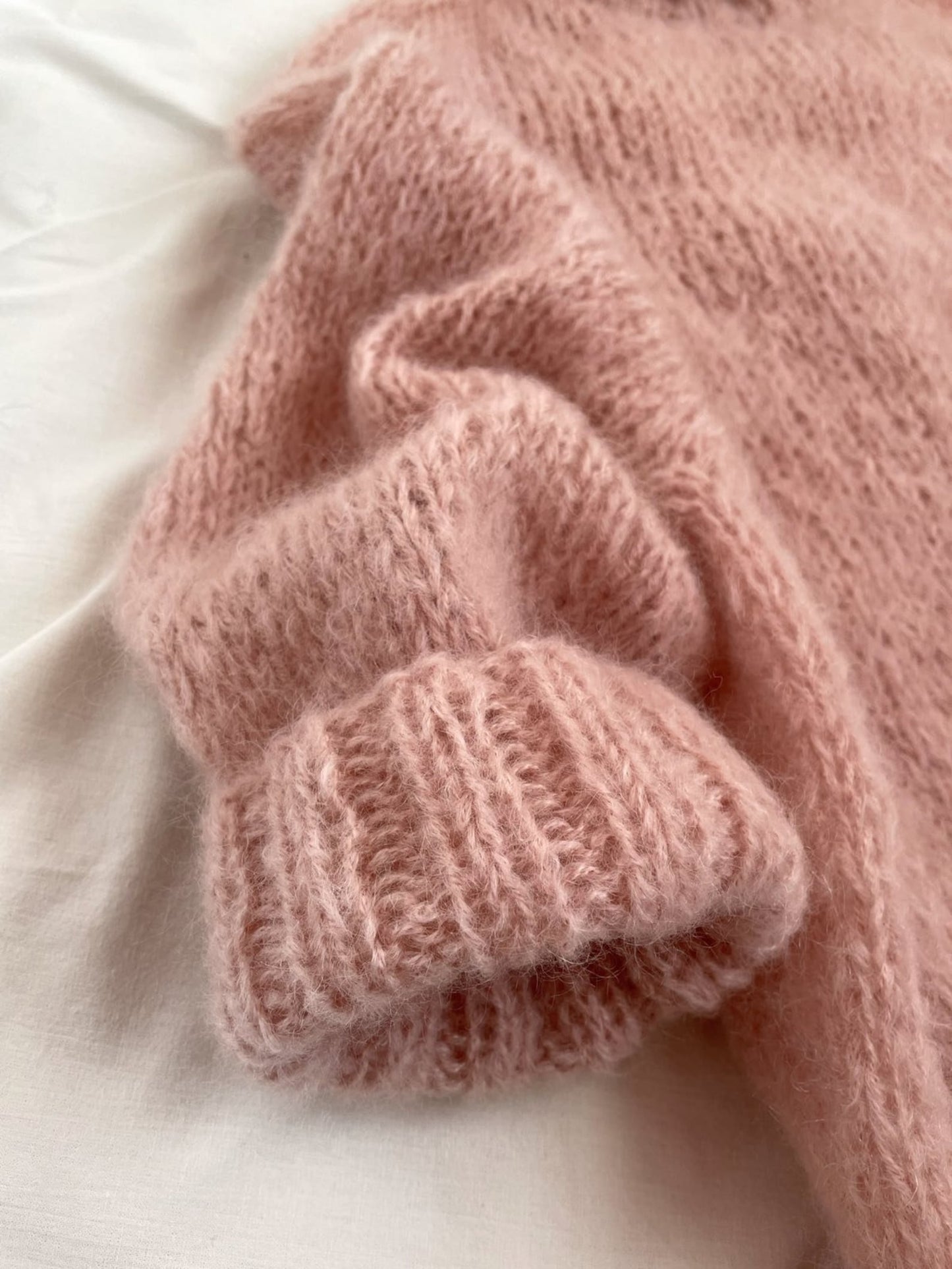 Fashionable Chunky Neckline Sweater Knitting Pattern