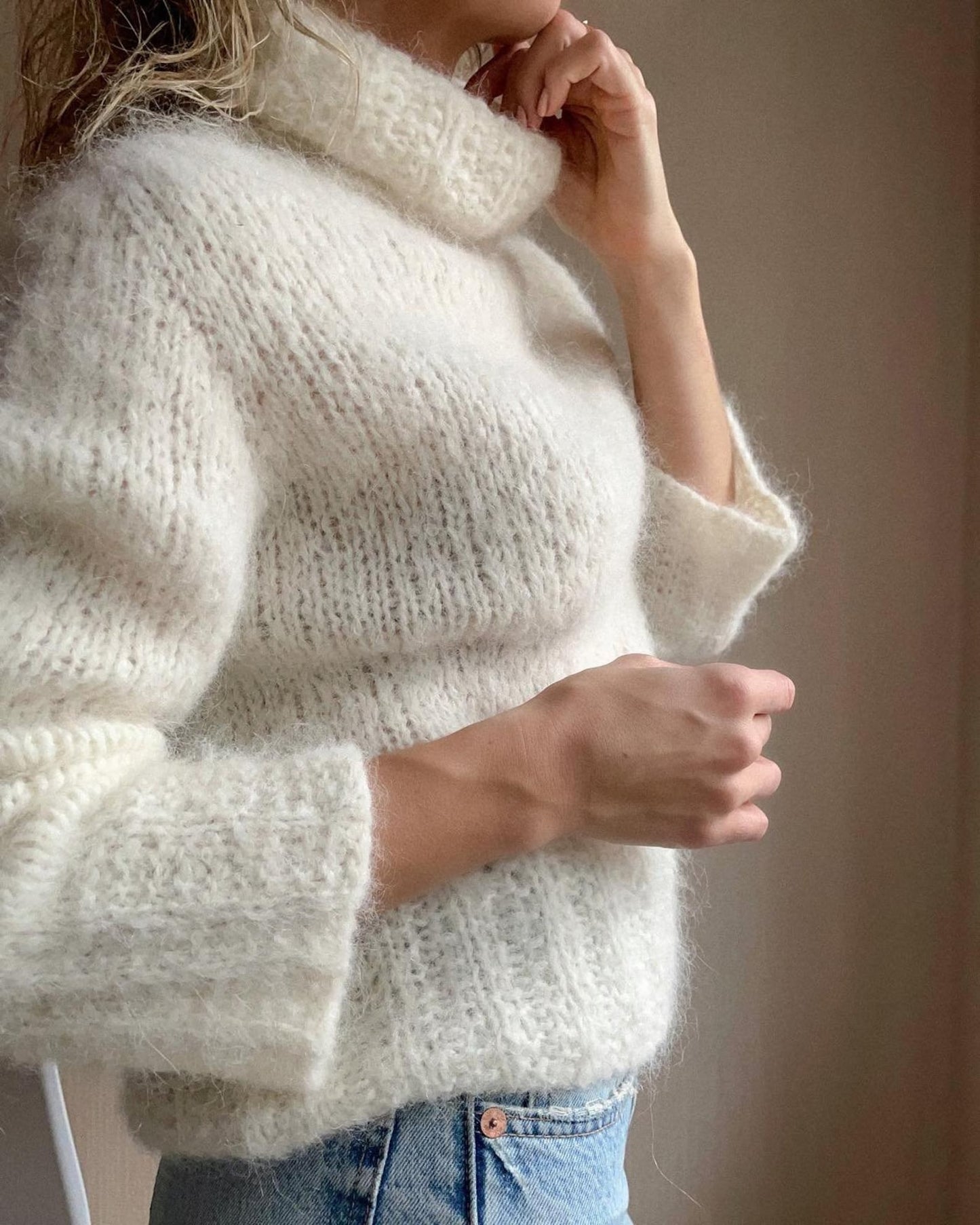 Fashionable Chunky Neckline Sweater Knitting Pattern