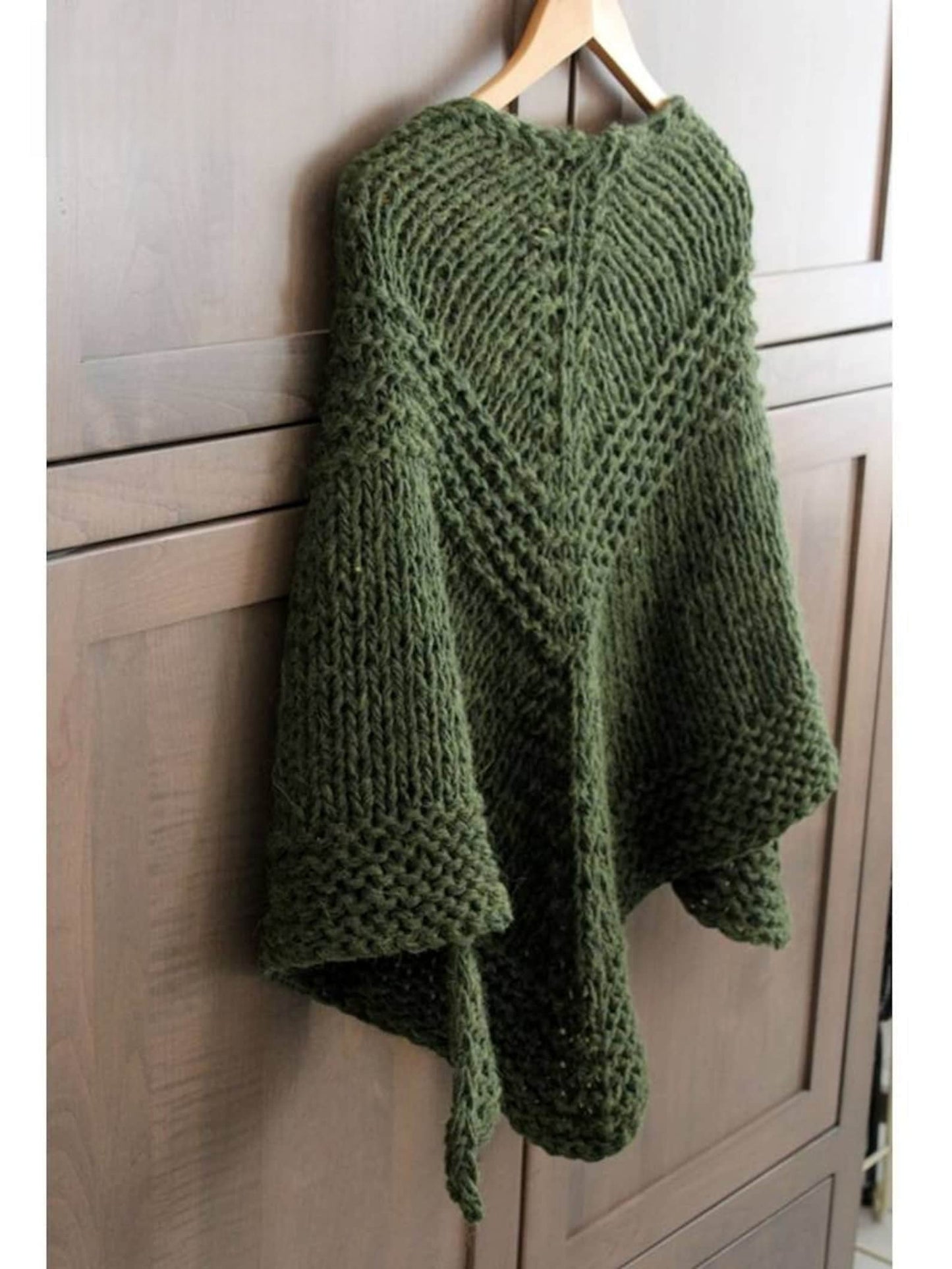 Classic Triangle Scarf Knitting Pattern