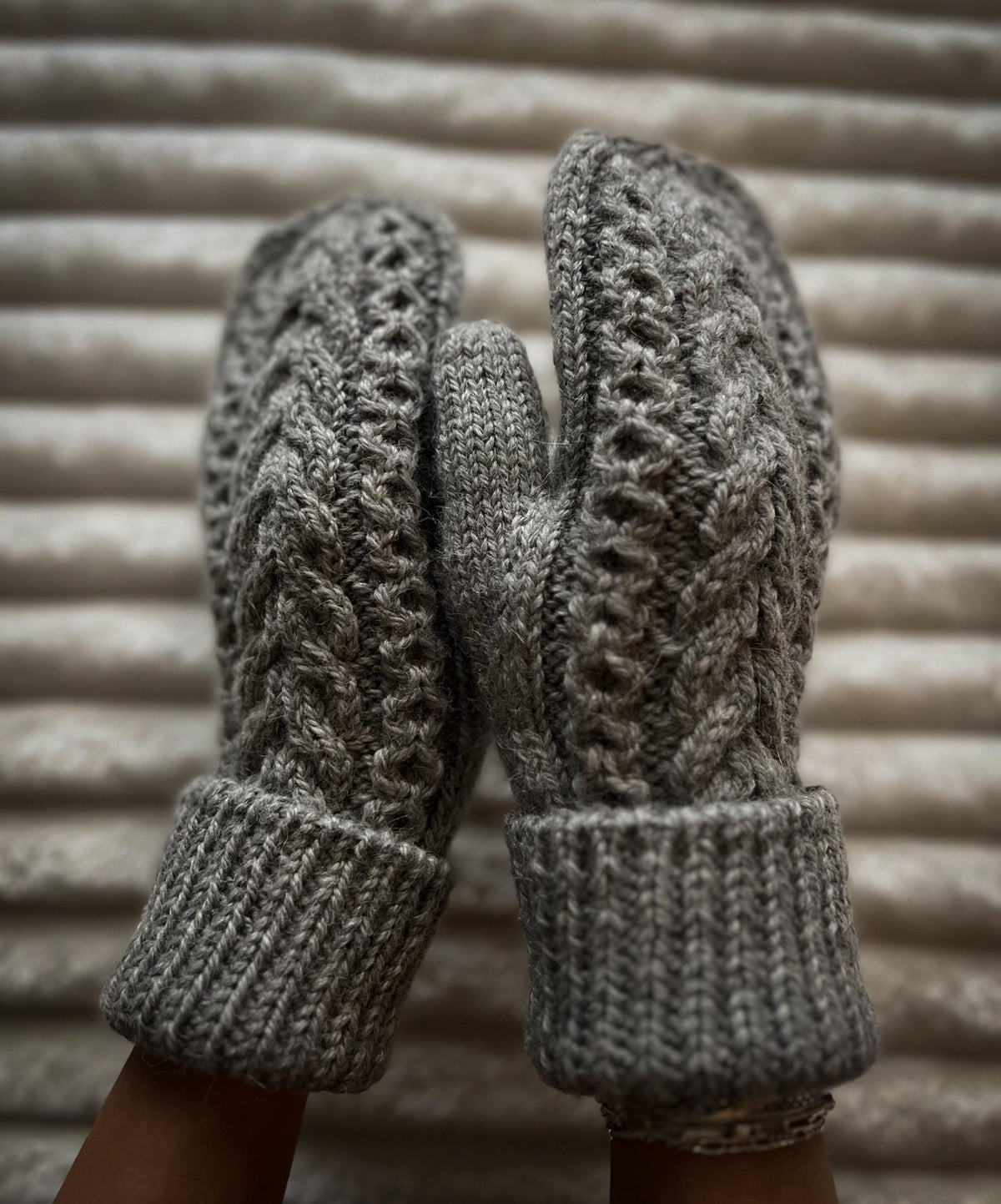 Quick Cozy Cable Mittens Knitting Pattern — view 1