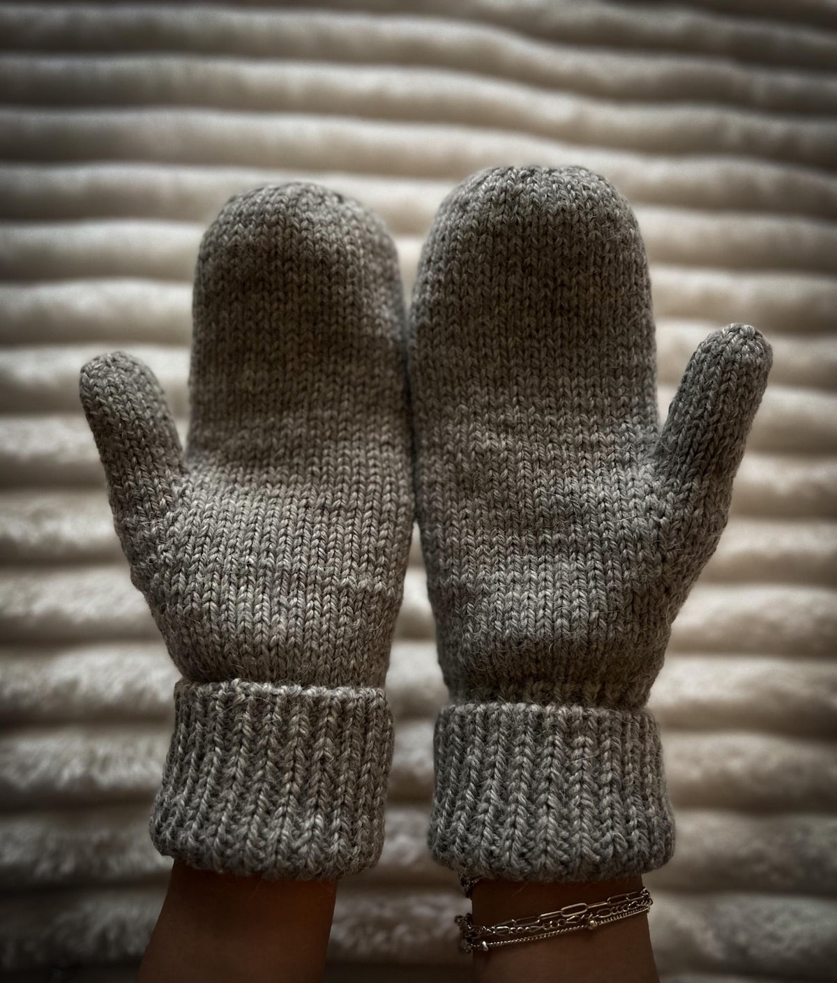 Quick Cozy Cable Mittens Knitting Pattern — view 9