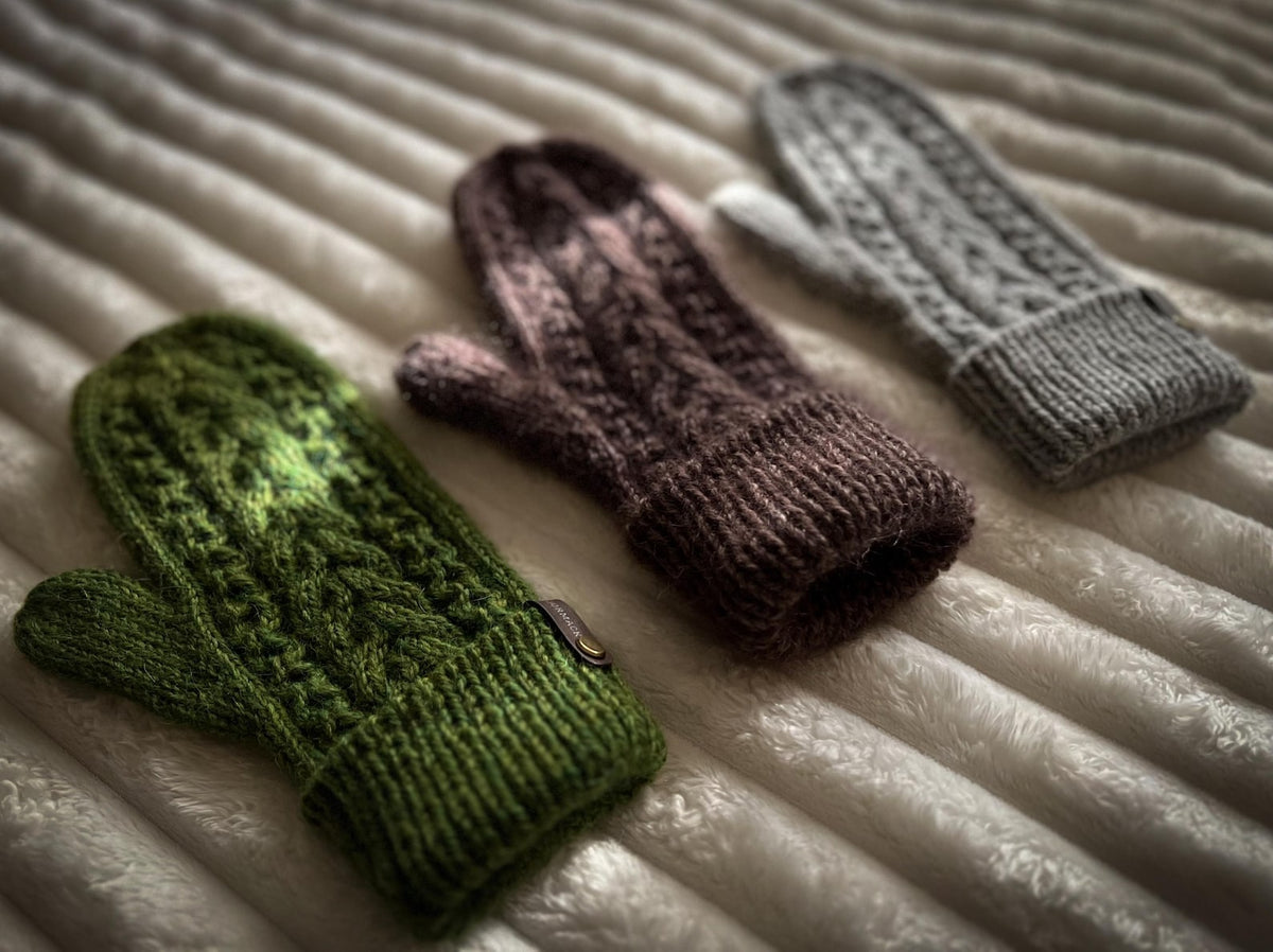 Quick Cozy Cable Mittens Knitting Pattern — view 10