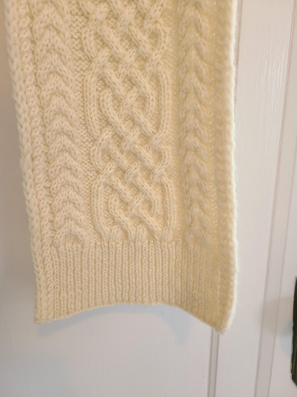 Extra Long Cable Gift Scarf Knitting Pattern — view 5