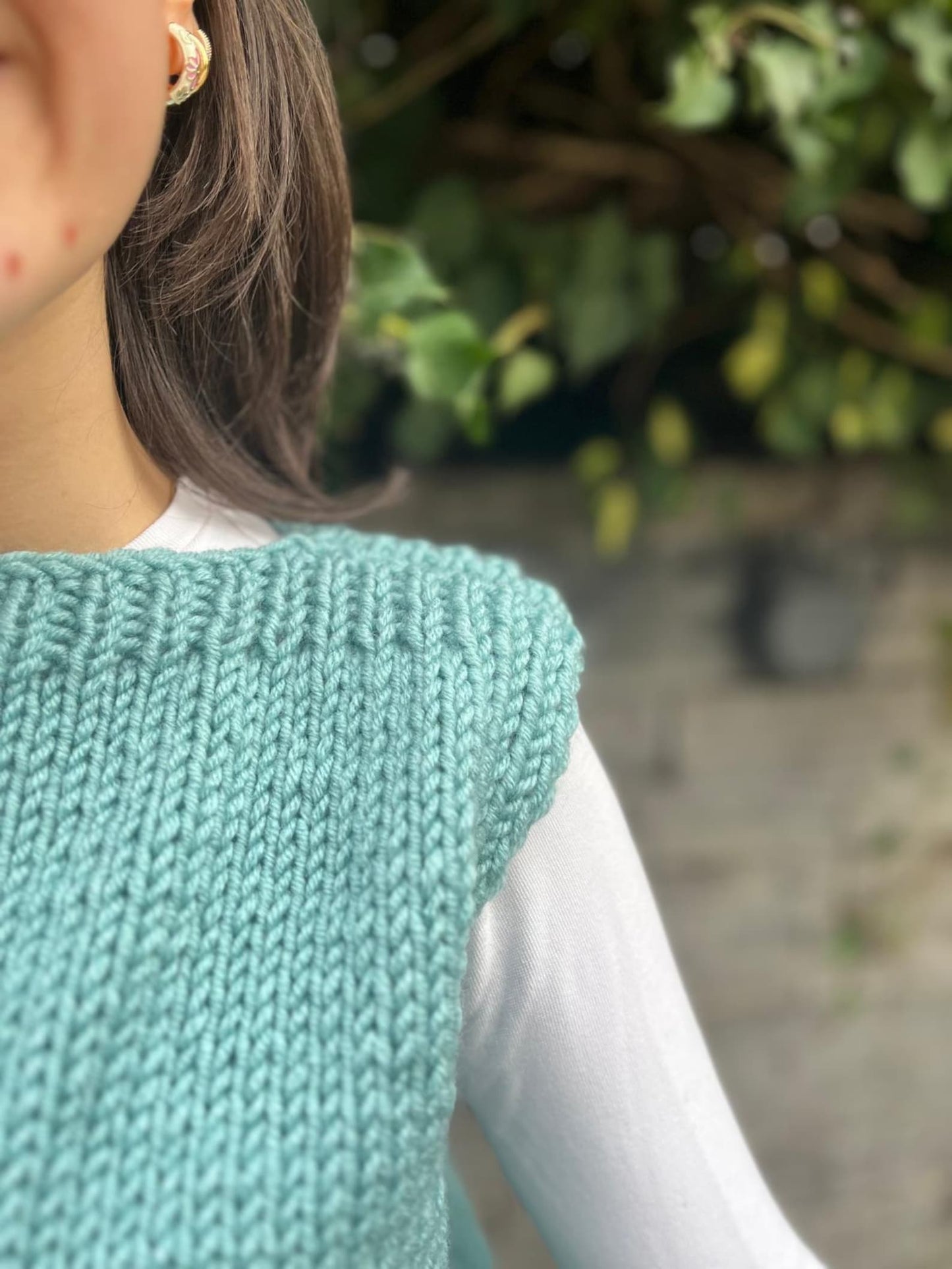 Straight Neckline Vest Knitting Pattern