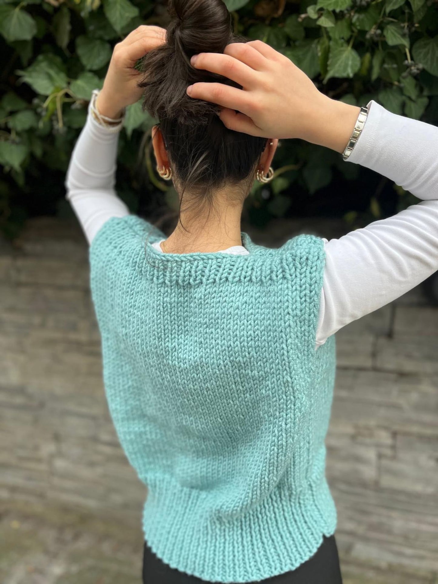 Straight Neckline Vest Knitting Pattern