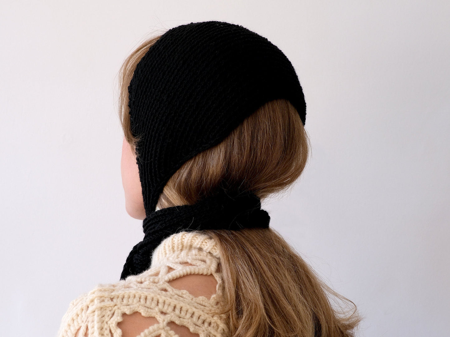 Wrap Around Tie Bonnet Beginner Knitting Pattern