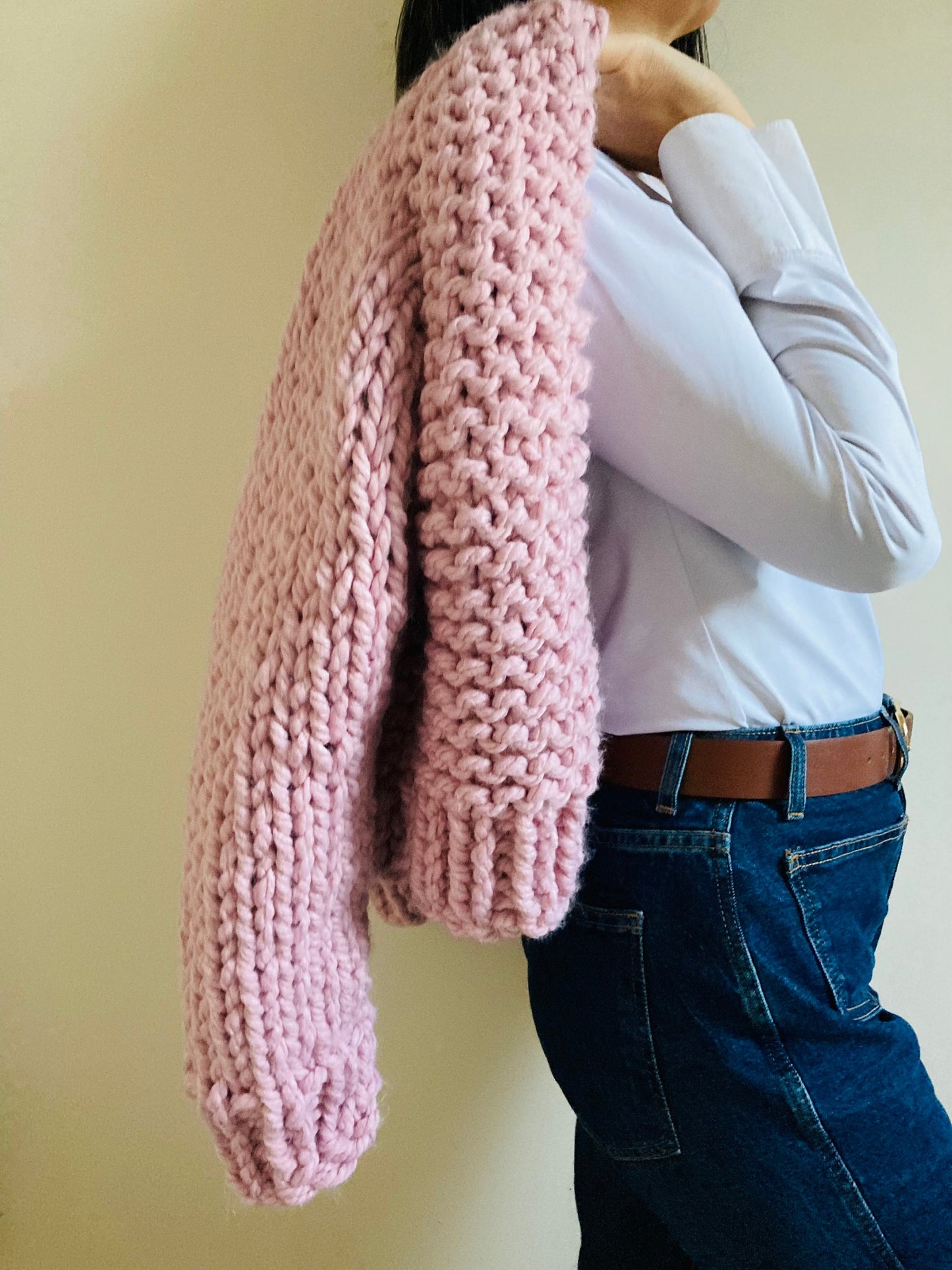 Fashionable Midwaist Cardigan Knitting Pattern