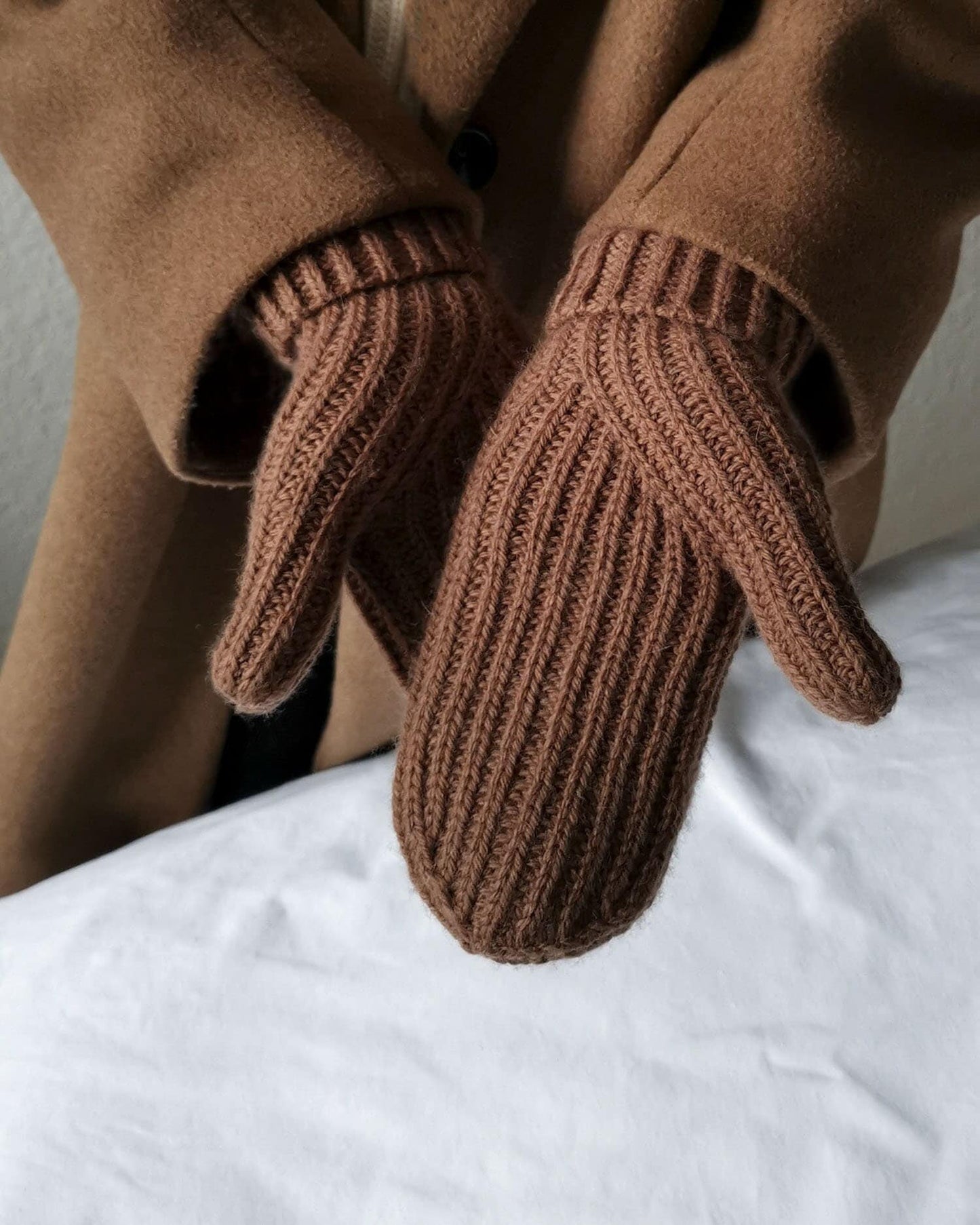 Adult Winter Mittens Knitting Pattern