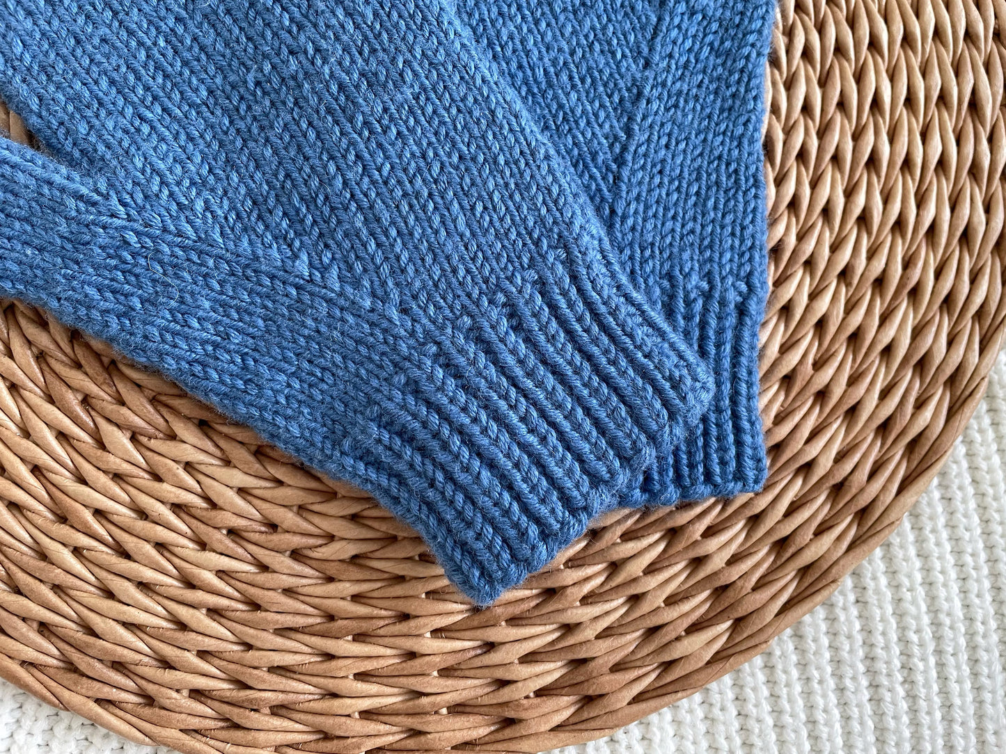 Warm Women's Mitten Knitting Pattern