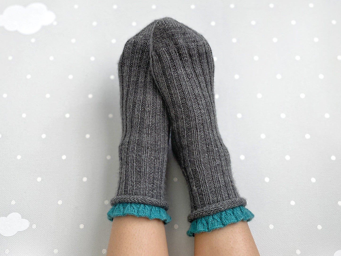 Comfy Ruffled Socks Knitting Pattern
