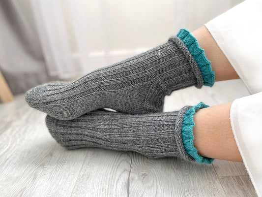 Comfy Ruffled Socks Knitting Pattern