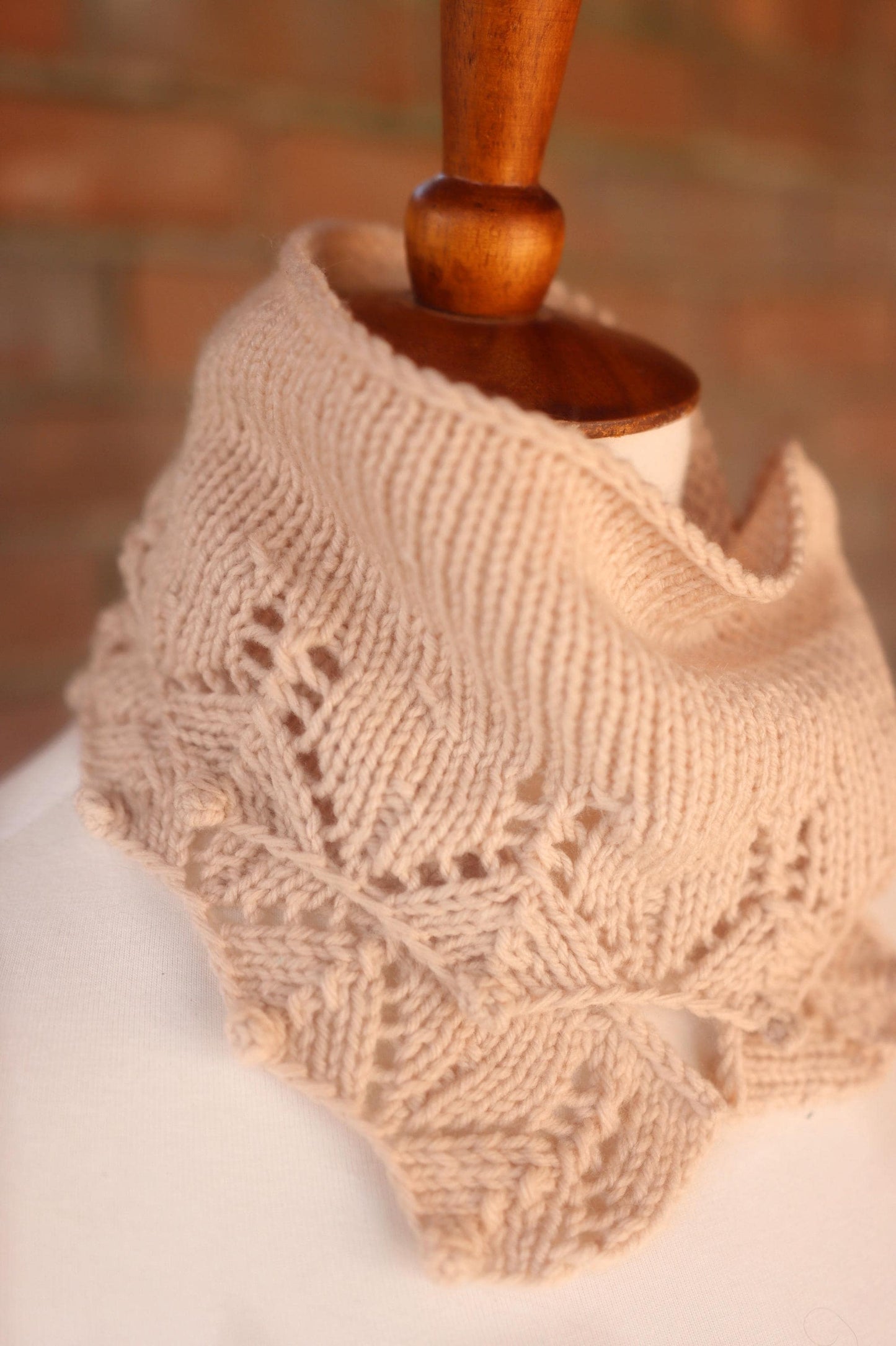 Chic Mini Lace Scarf Knitting Pattern