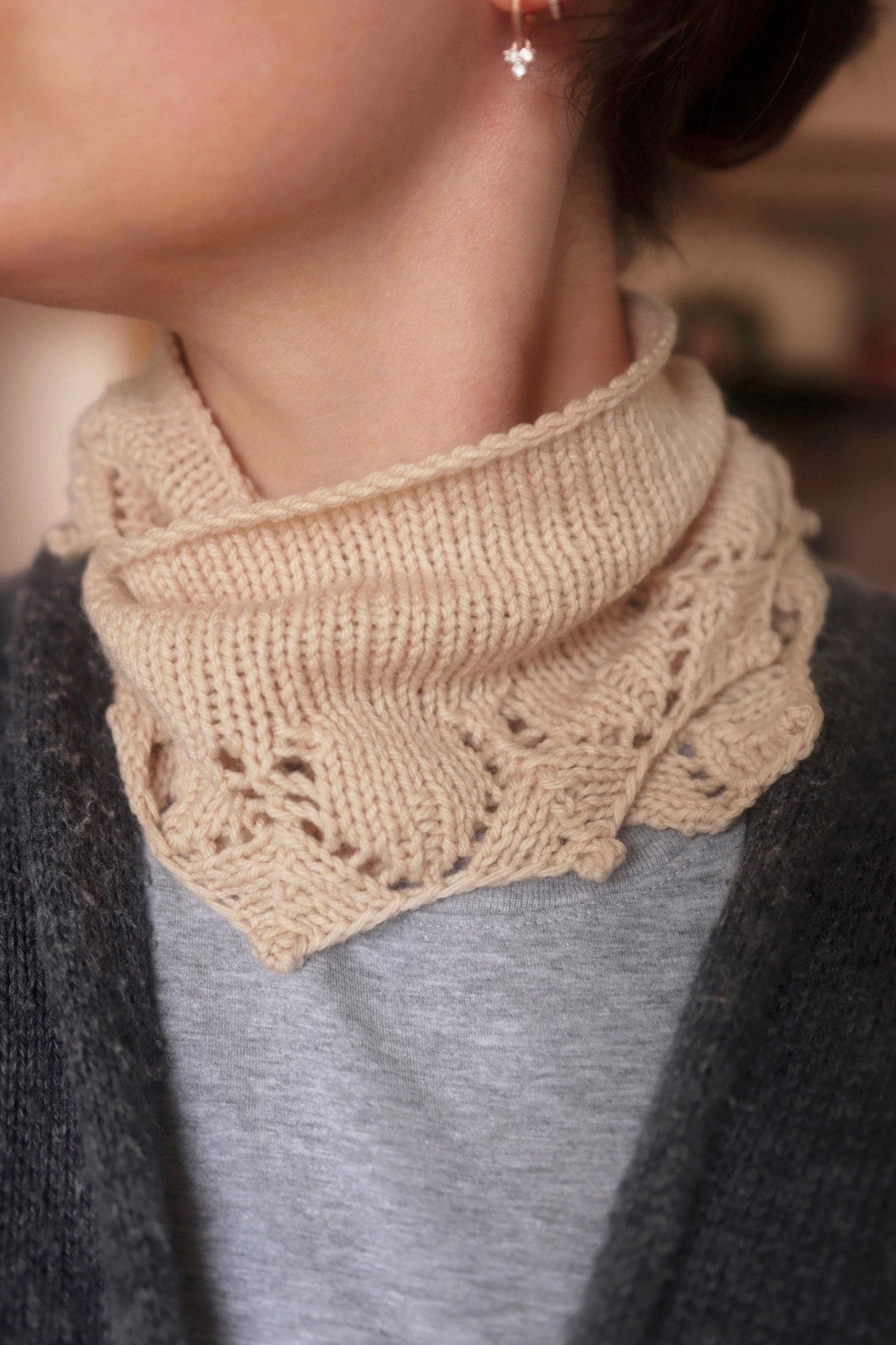 Chic Mini Lace Scarf Knitting Pattern