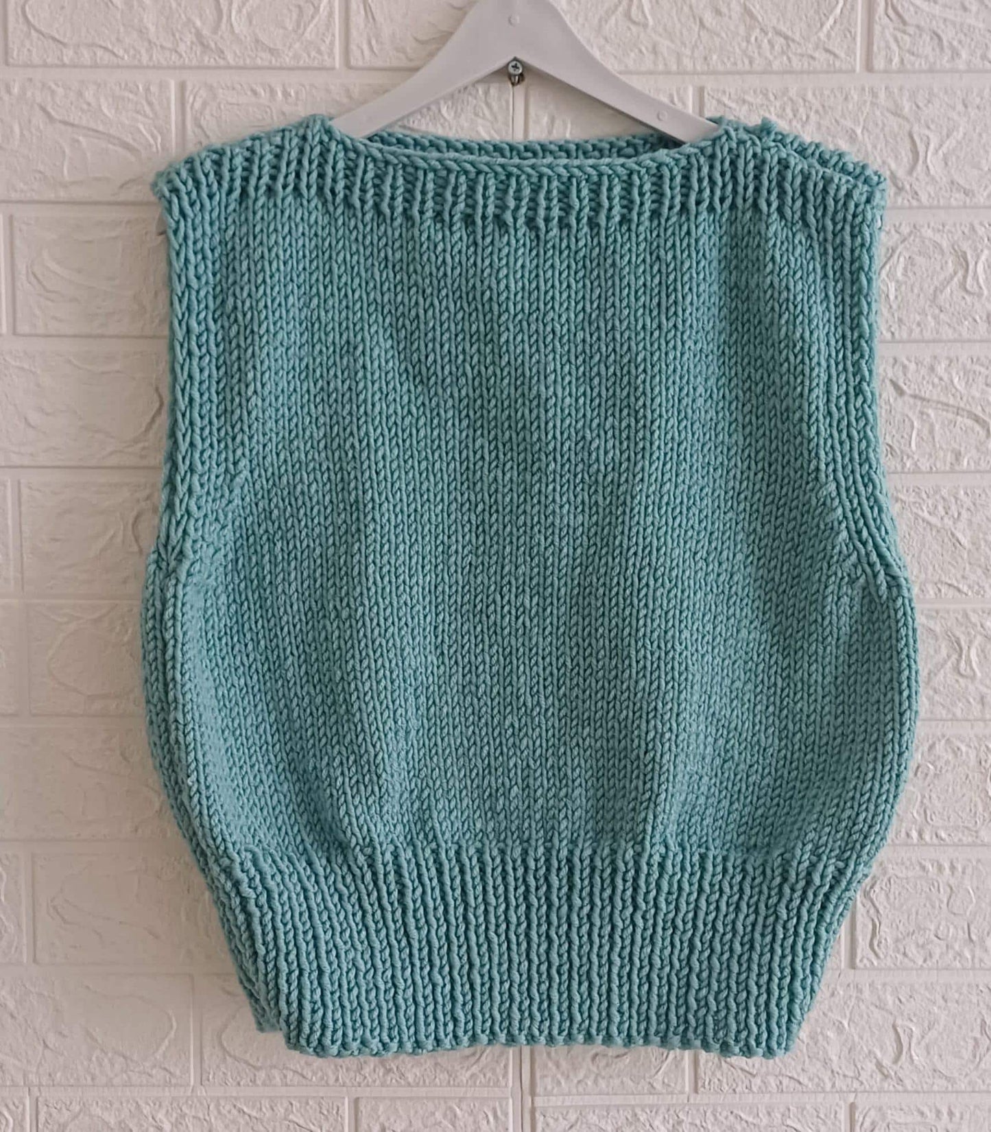 Straight Neckline Vest Knitting Pattern