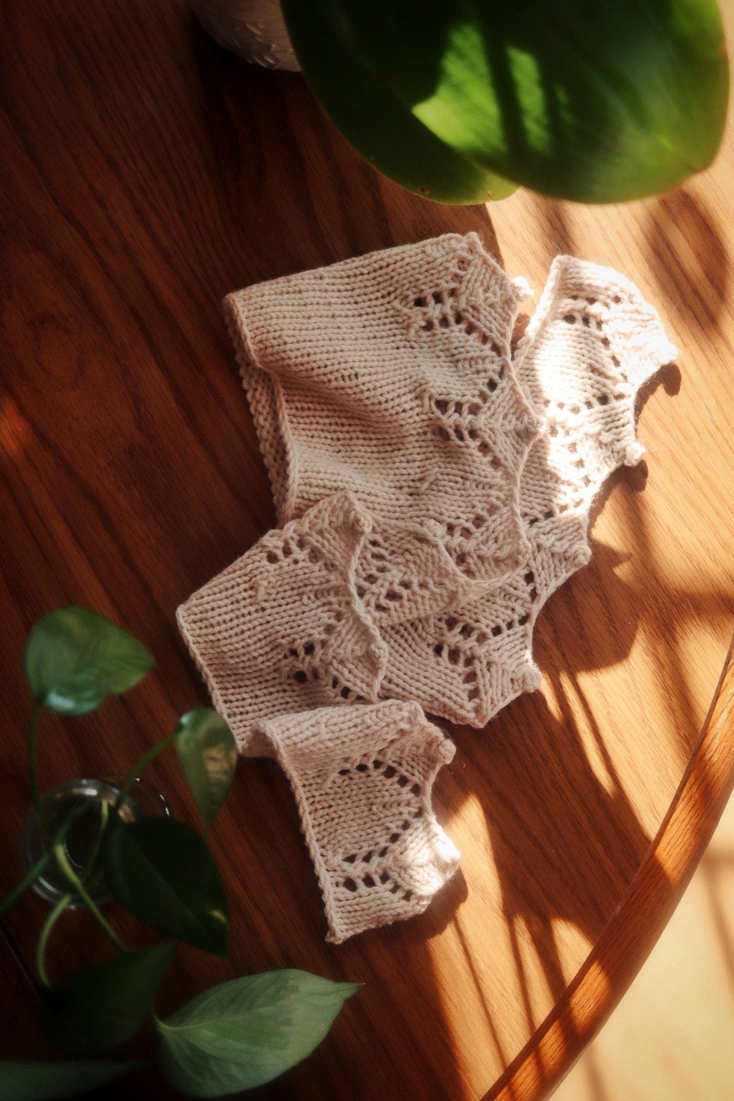 Chic Mini Lace Scarf Knitting Pattern