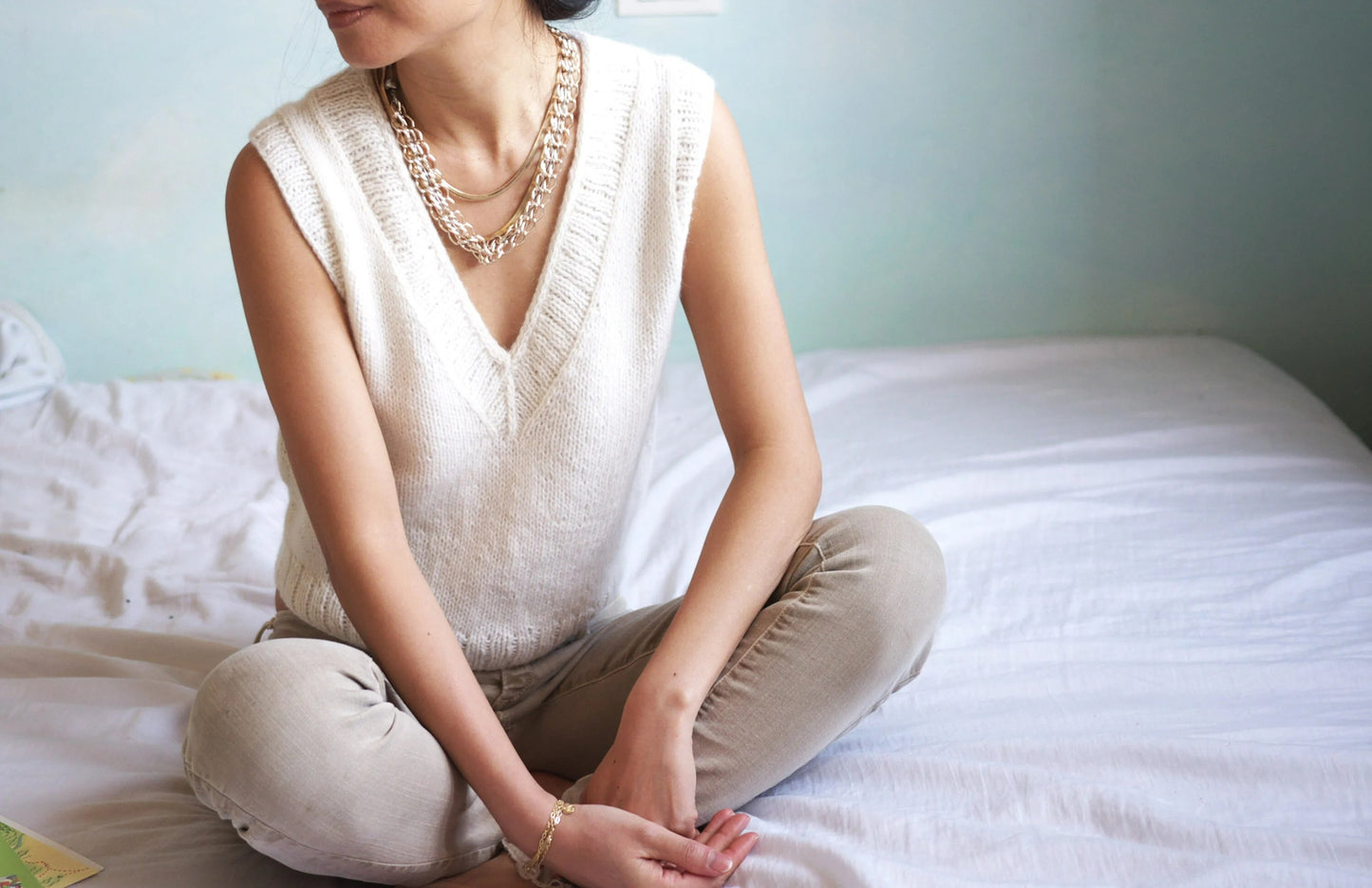 Modern Deep Neck Sleeveless Vest Knitting Pattern