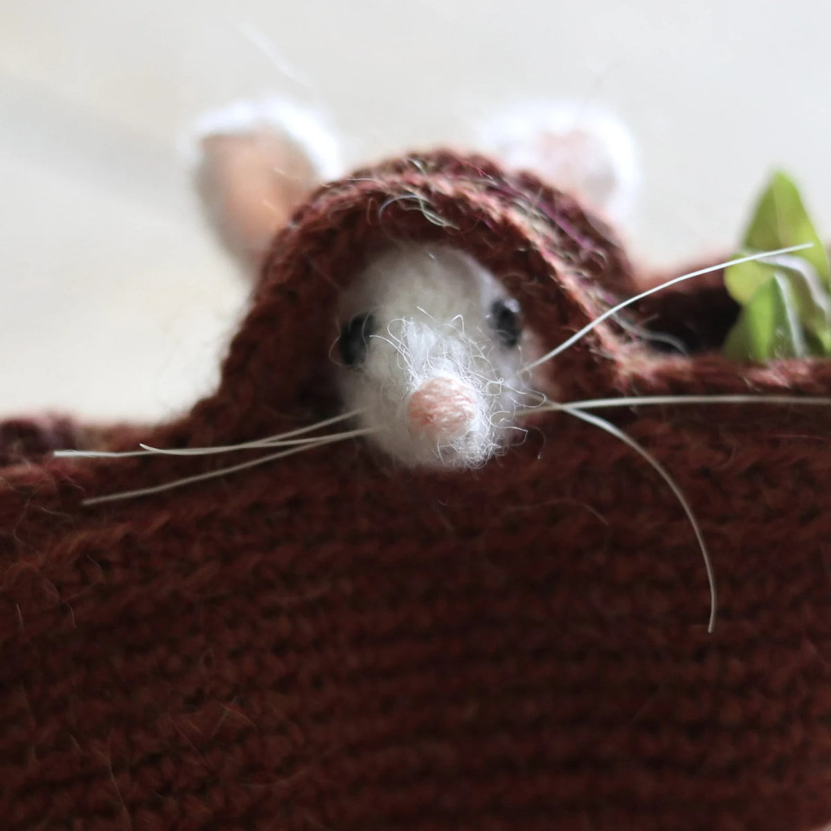 Little Snowy Mouse Knitting Pattern