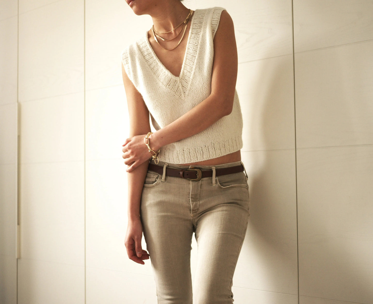 Modern Deep Neck Sleeveless Vest Knitting Pattern