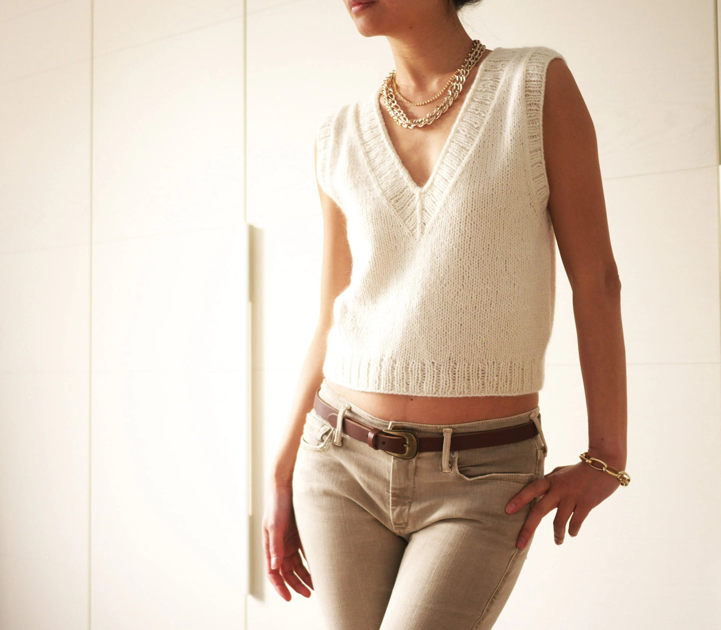 Modern Deep Neck Sleeveless Vest Knitting Pattern