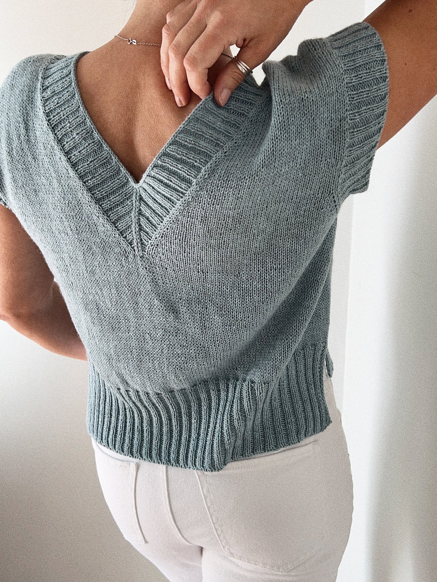 Graceful V-Neck Knit Tee Knitting Pattern