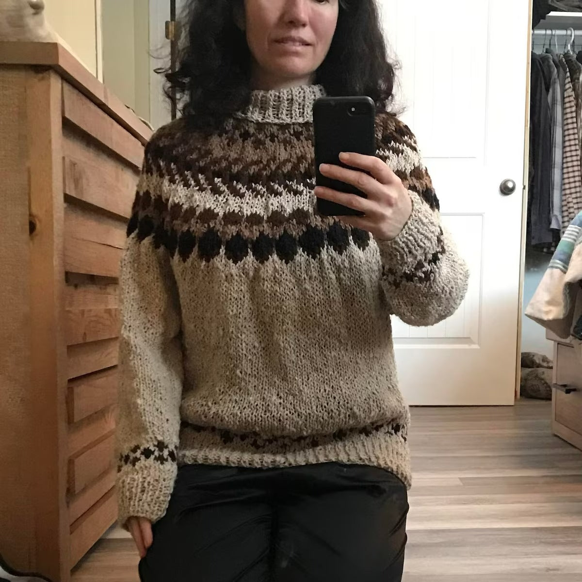 Classic Pattern Sweater Knitting Pattern
