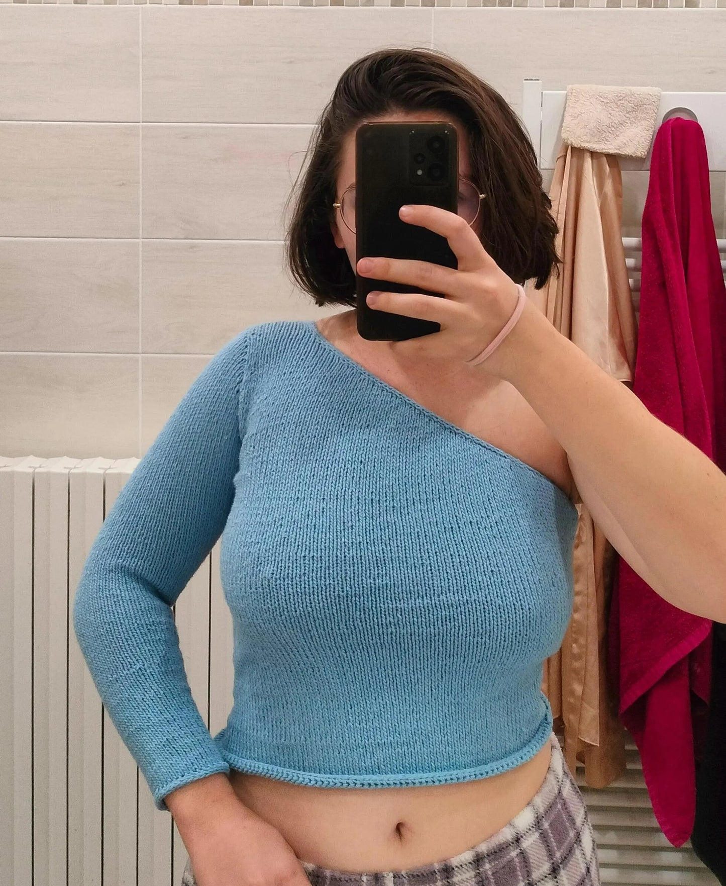 Contemporary Angled Hem Knit Top Knitting Pattern