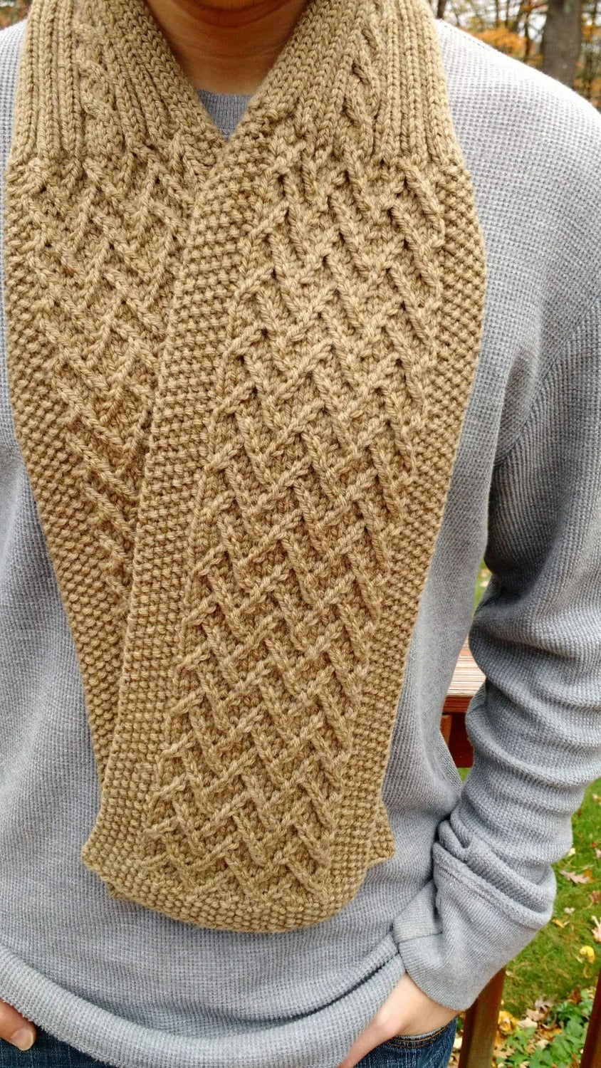 Trendy Classic Short Scarf Knitting Pattern
