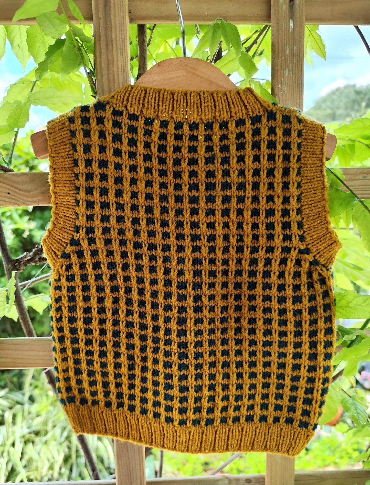 Cozy Youth Sleeveless Layer Knitting Pattern