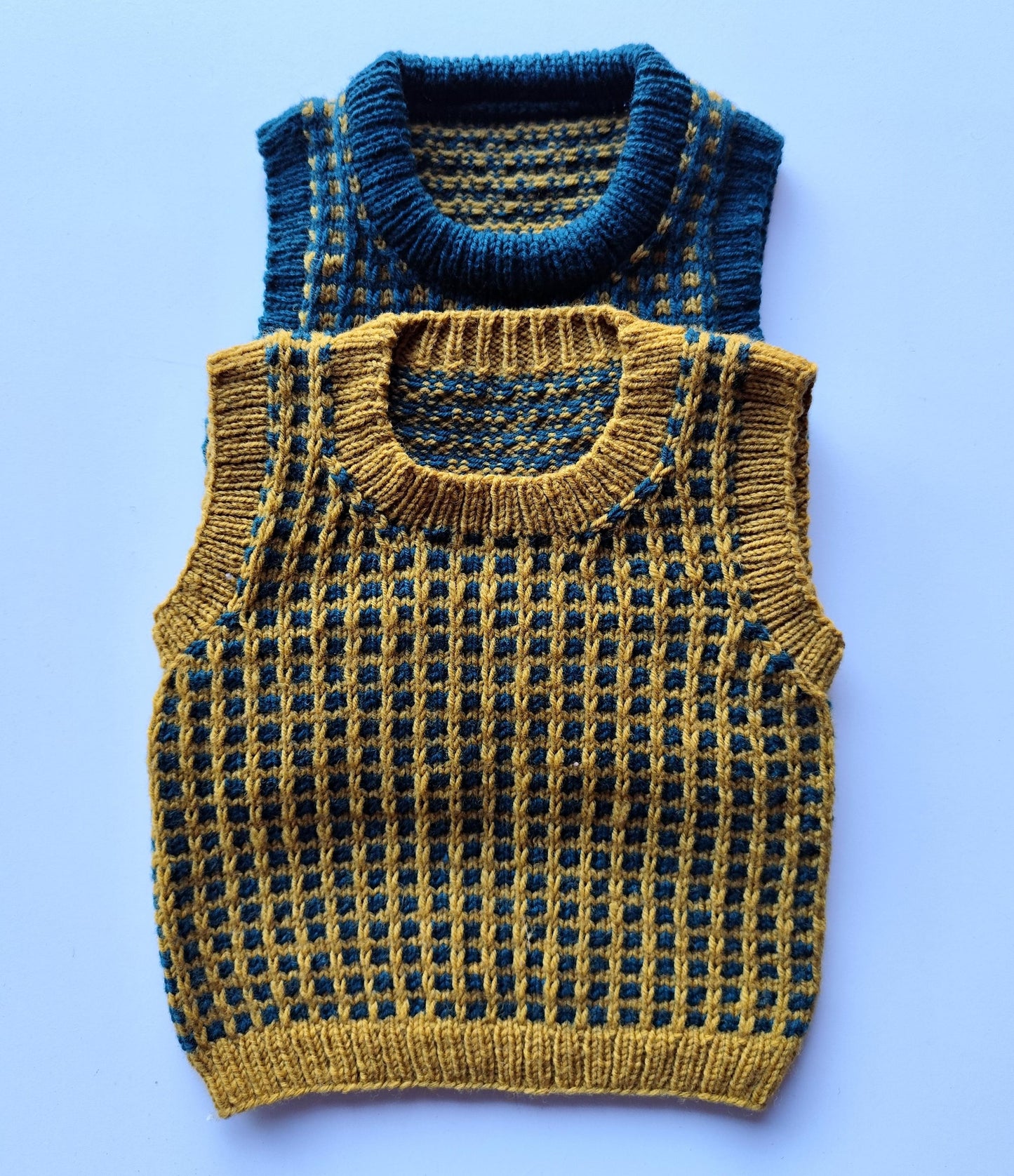 Cozy Youth Sleeveless Layer Knitting Pattern