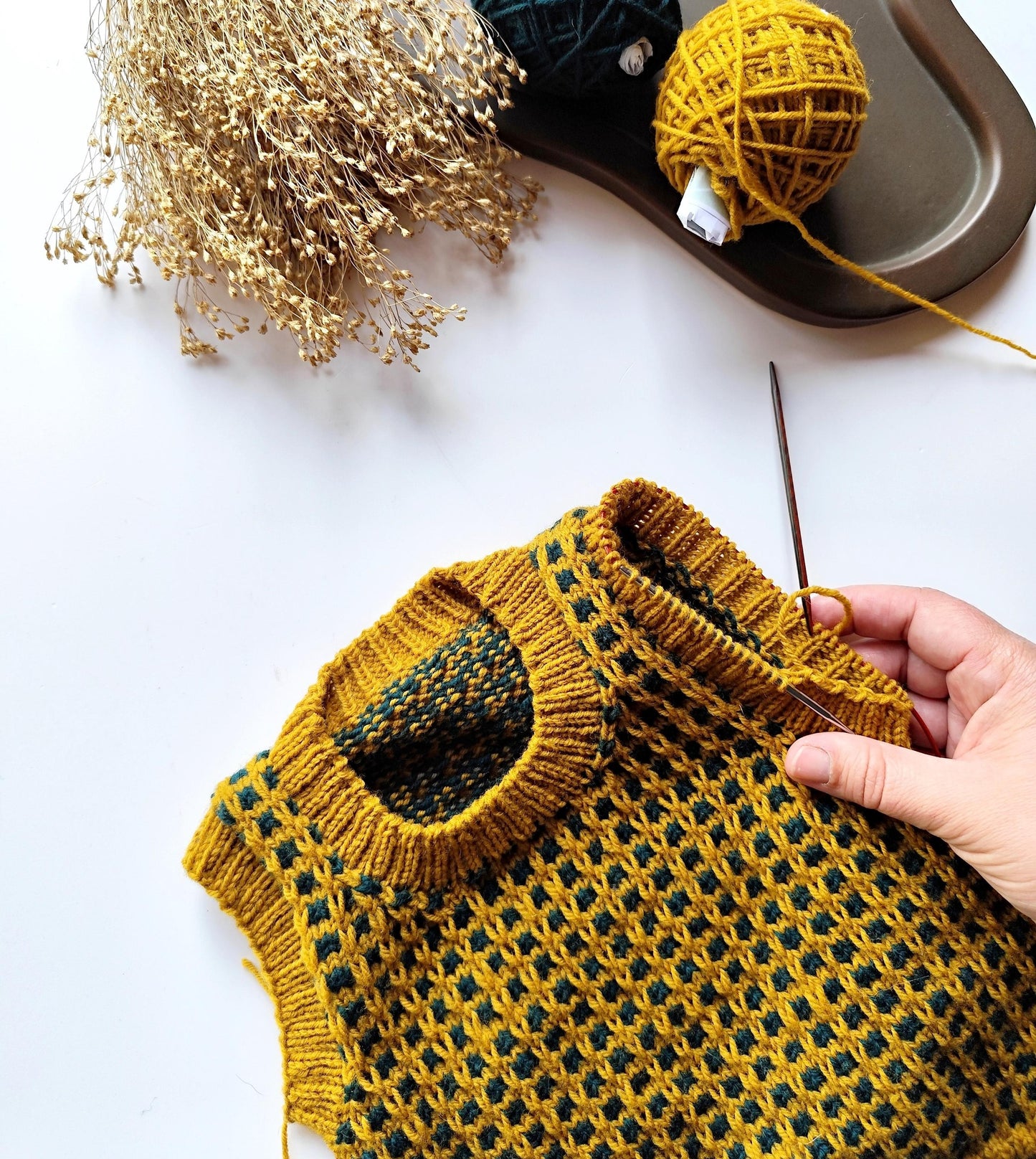 Cozy Youth Sleeveless Layer Knitting Pattern
