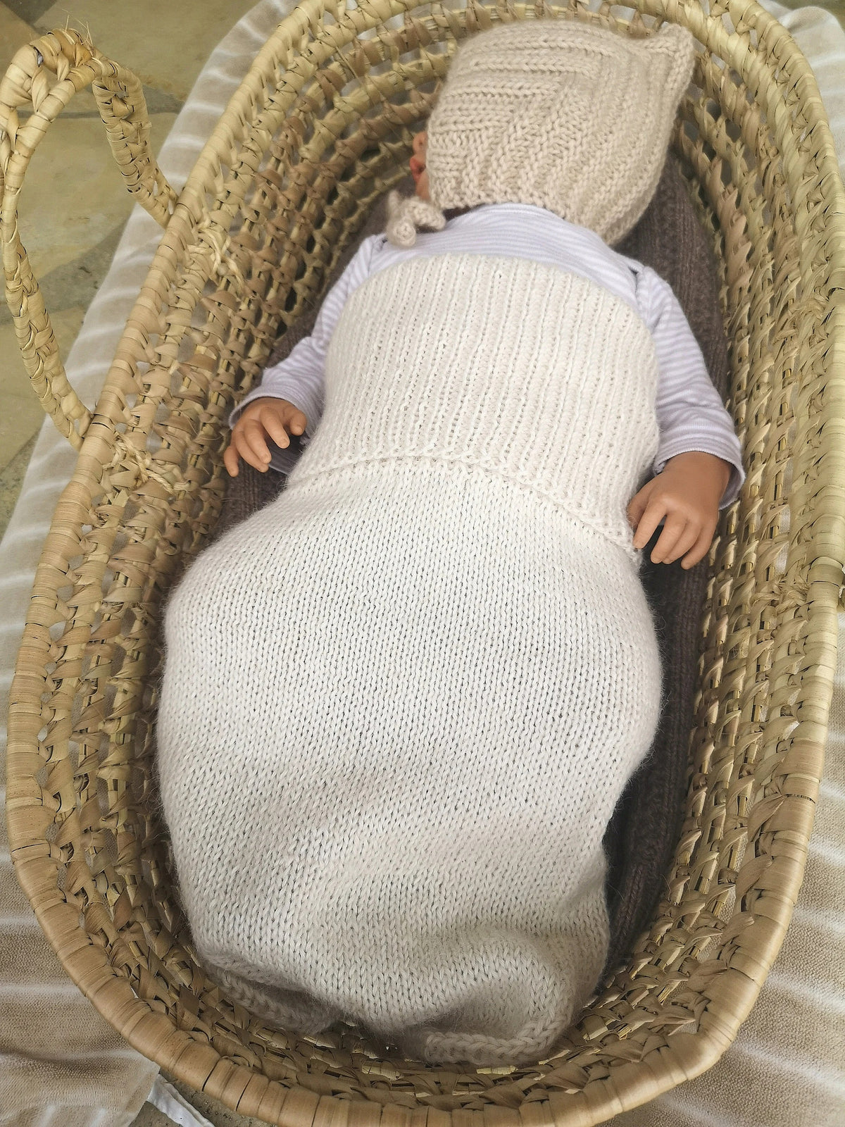 Warm Infant Wrap Pod Knitting Pattern