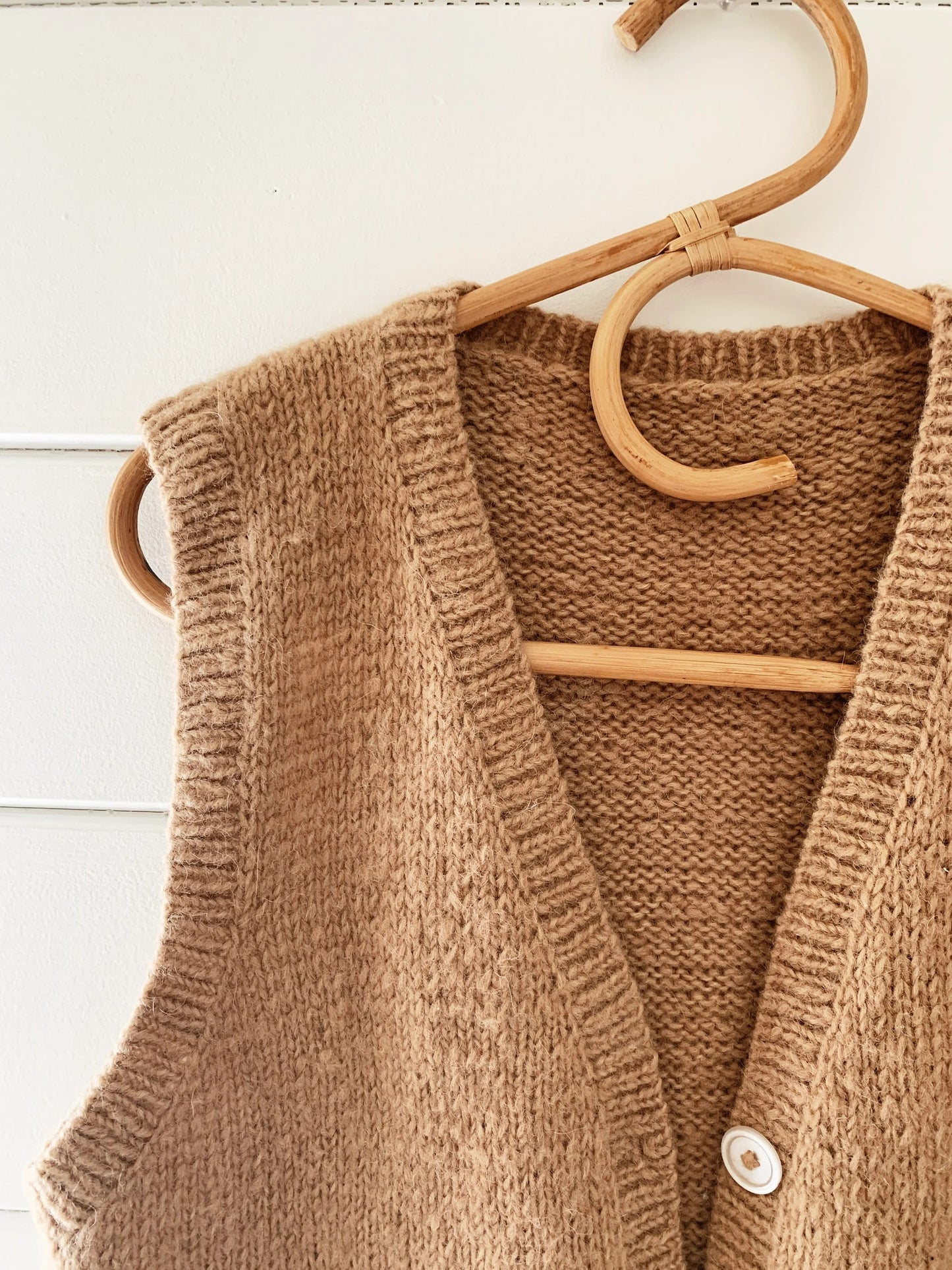 Elegant Layering Vest Knitting Pattern