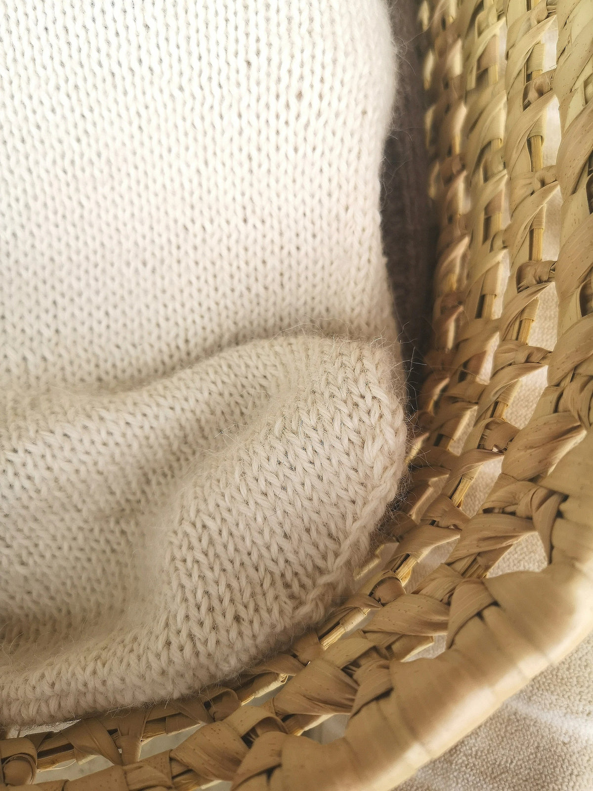 Warm Infant Wrap Pod Knitting Pattern