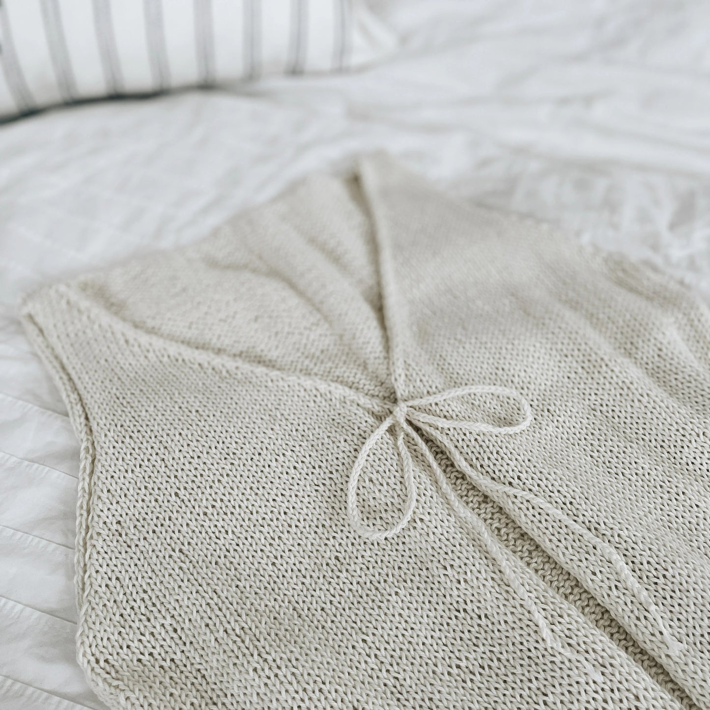 Elegant Relaxed Silhouette Knit Top Knitting Pattern