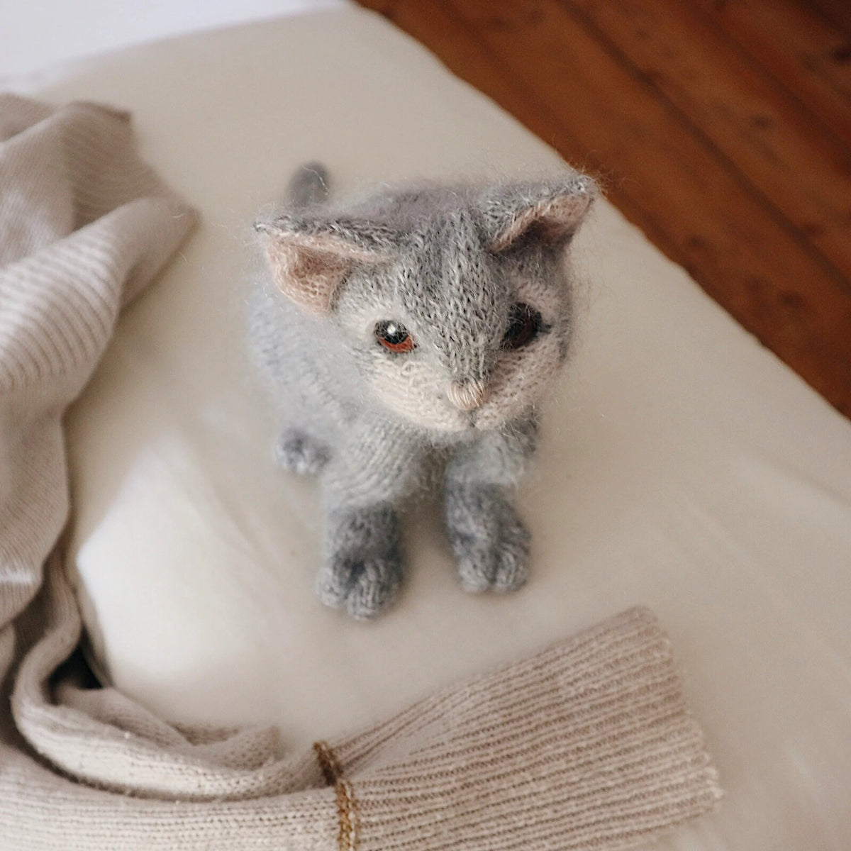 Sweet Calico Kitten Knitting Pattern