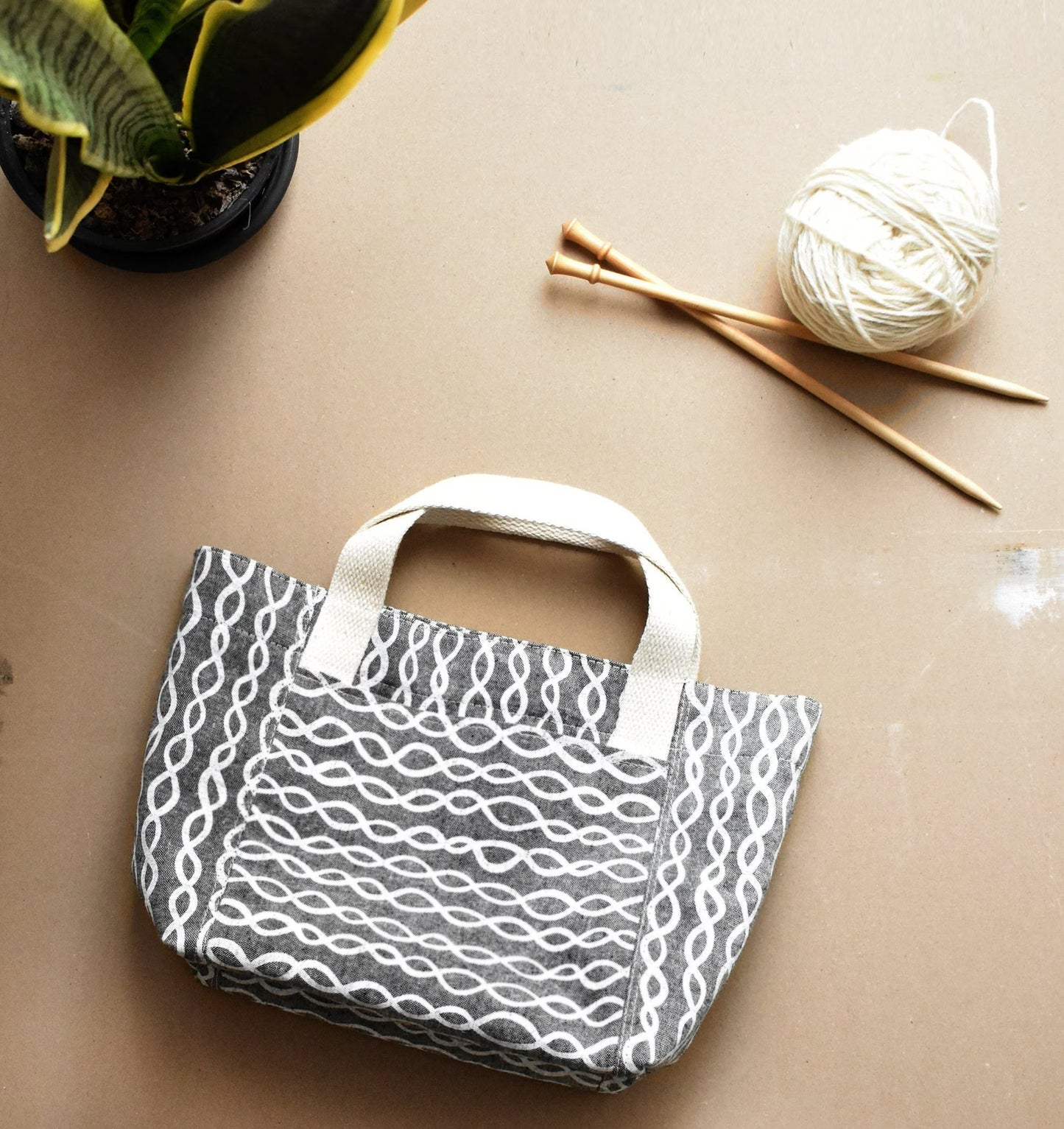 Essential Tote Knitting Pattern