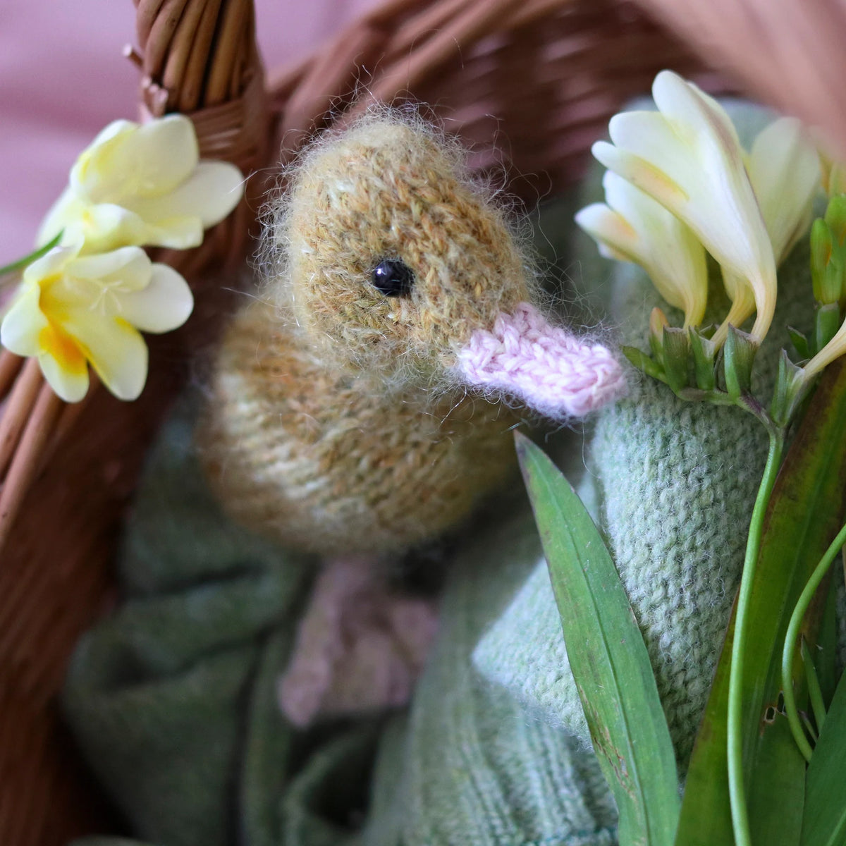 Charming Little Duck Knitting Pattern