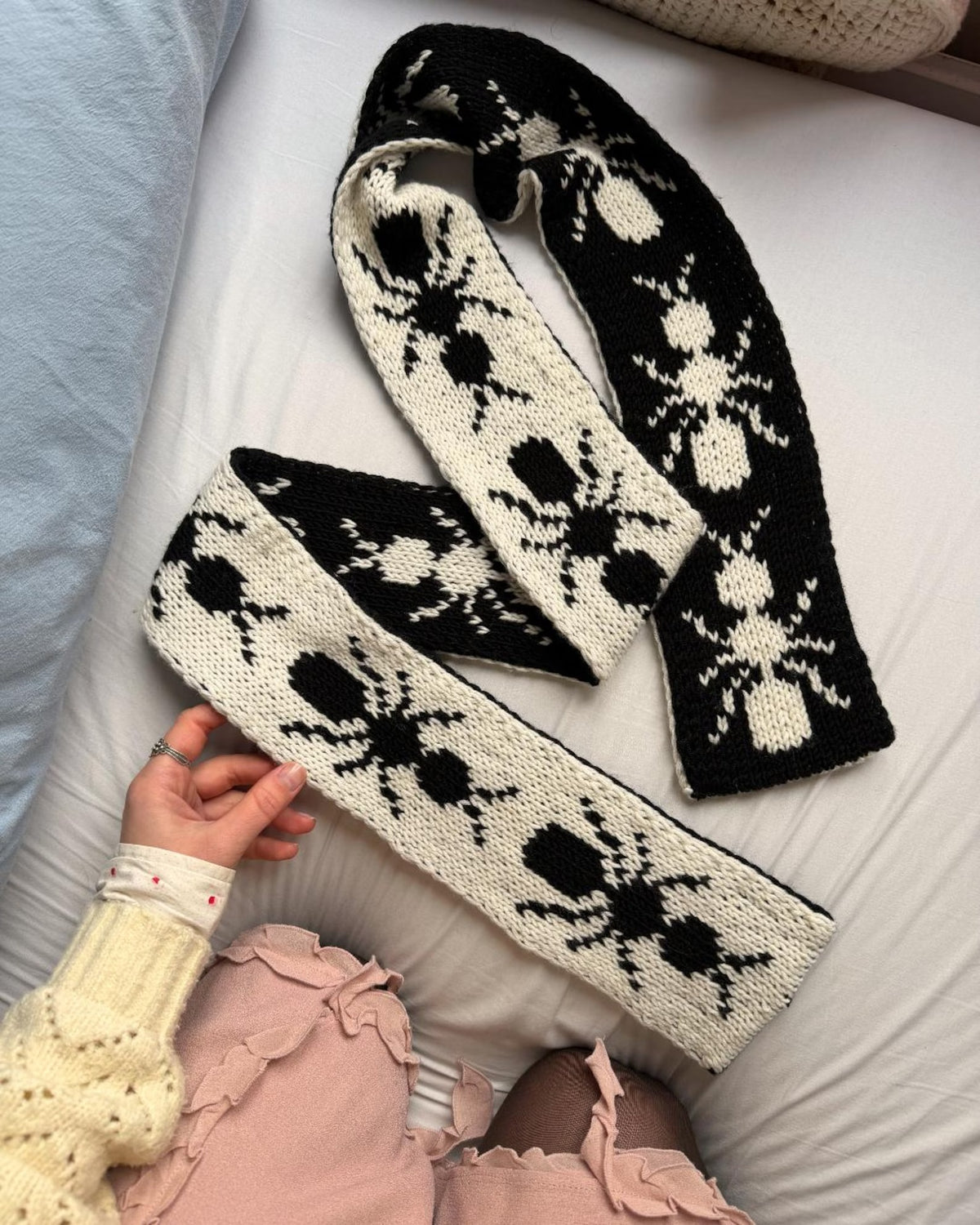 Crawling Critter Knit Scarf Pattern