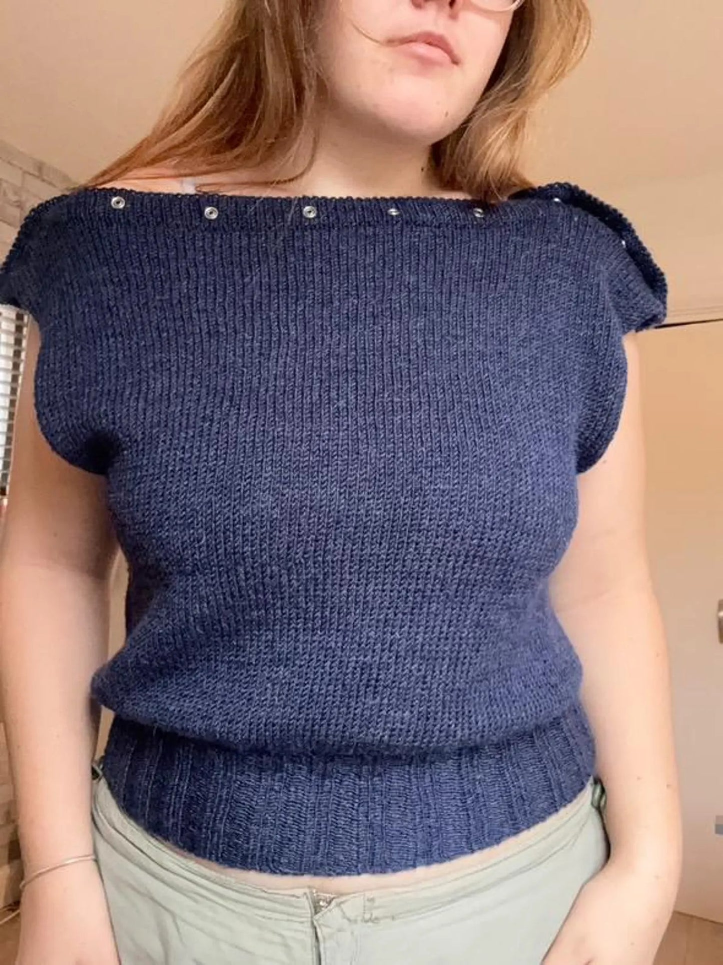 Chic Fastened Knit Blouse Knitting Pattern
