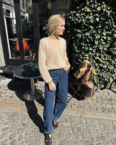 Classy Woman Light Pullover Knitting Pattern