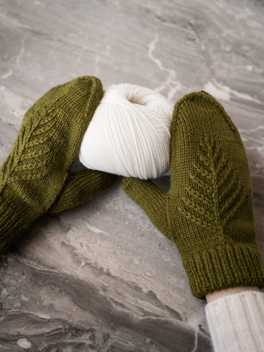 Evergreen Sprig Mittens Knitting Pattern – finished design