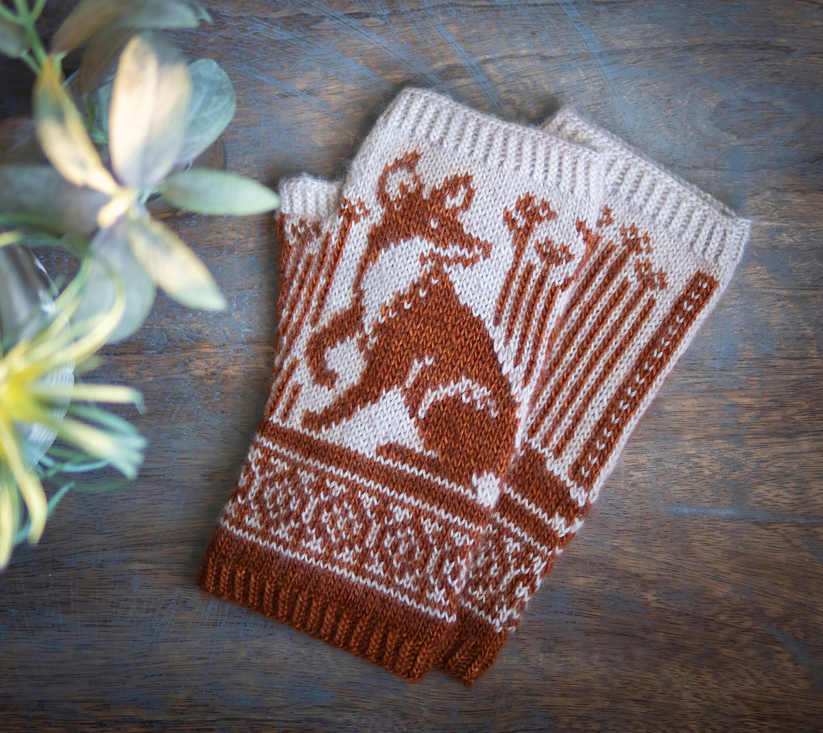 Sly Fox Fingerless Mitts Knitting Pattern – finished design